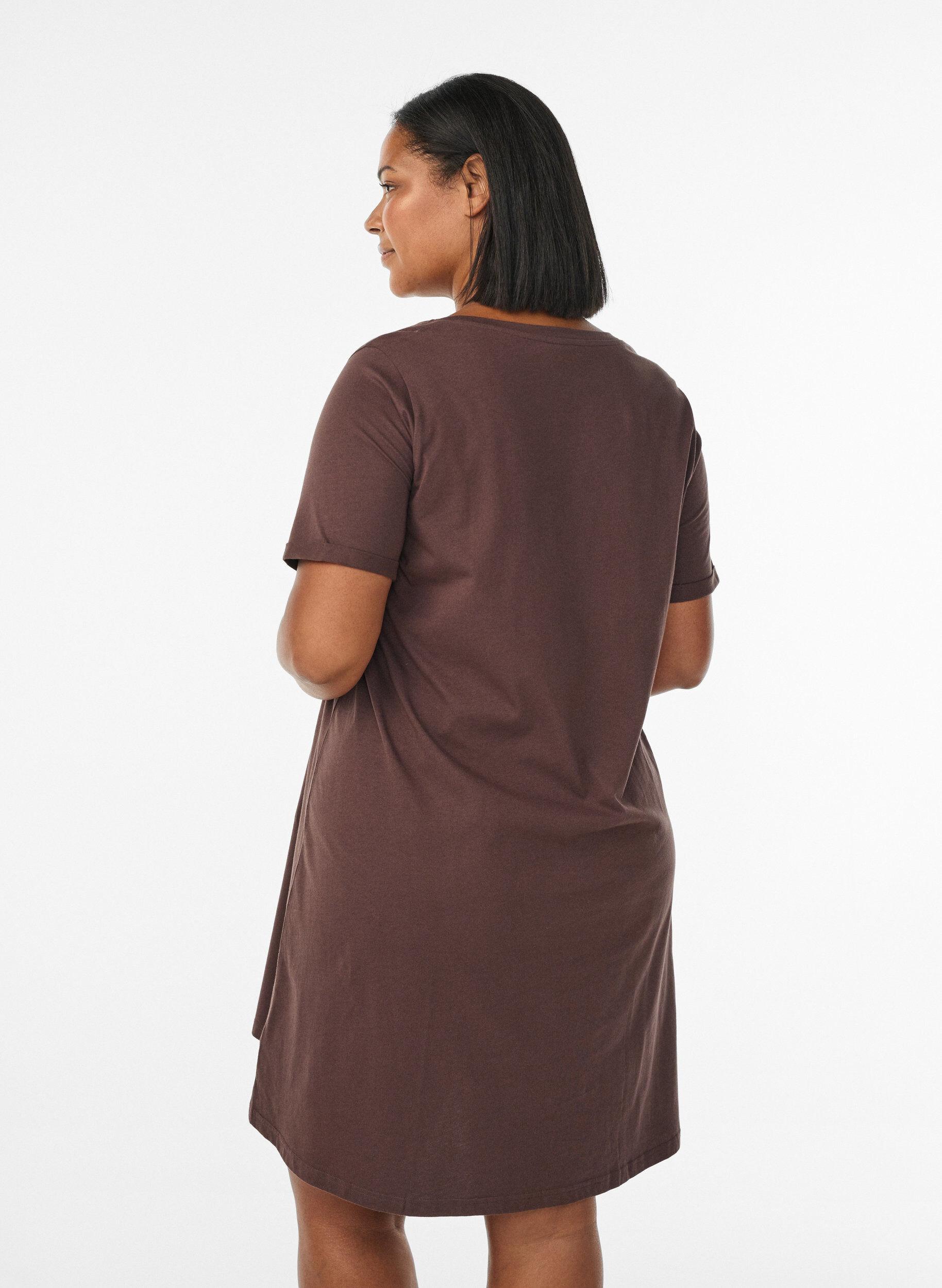 ZizziKurz&auml;rmeliges Nachthemd aus Bio-Baumwolle, Braun, Model image number 2