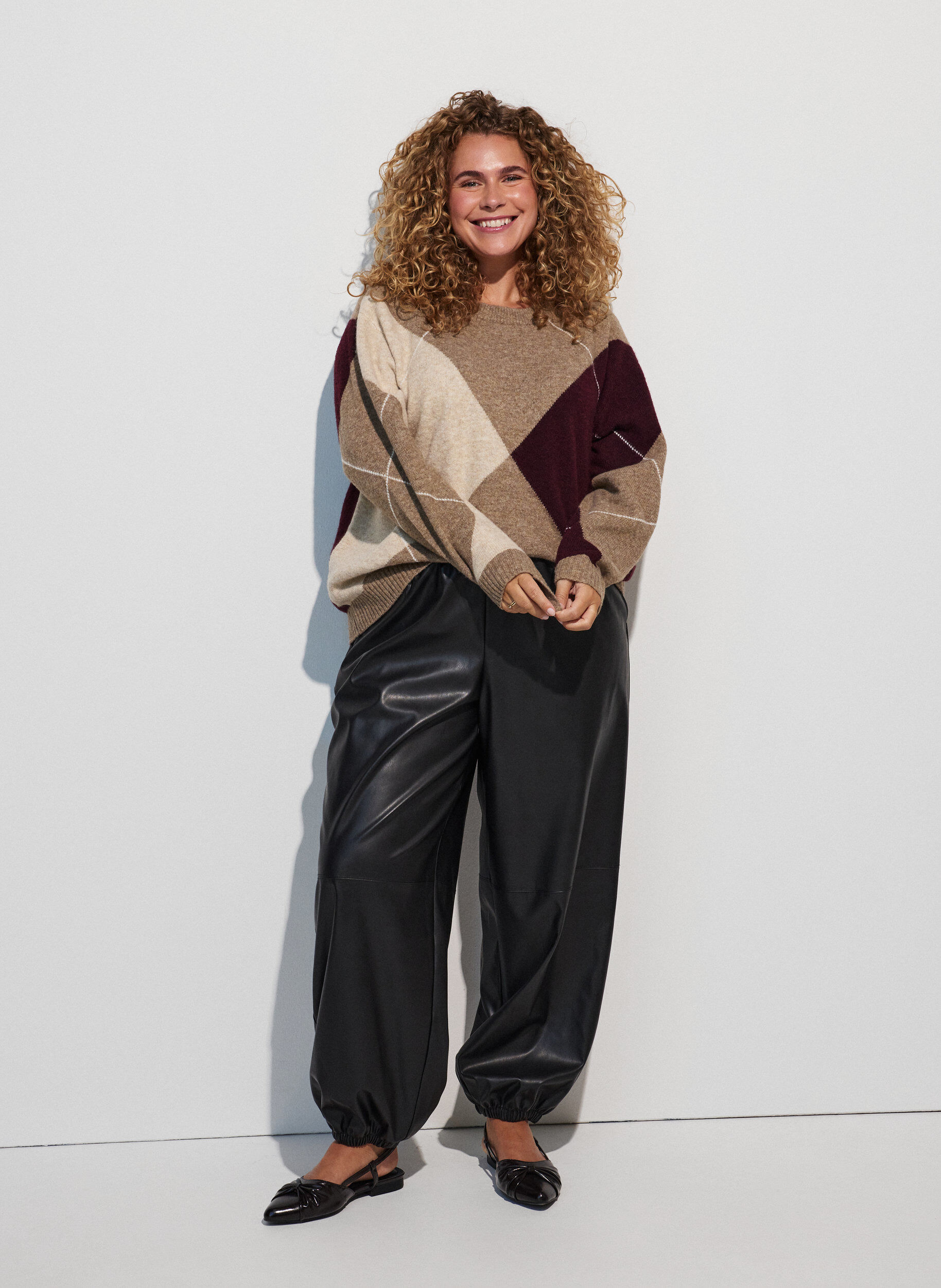 ZizziStrick mit Harlekinmuster, Braun, Model image number 1