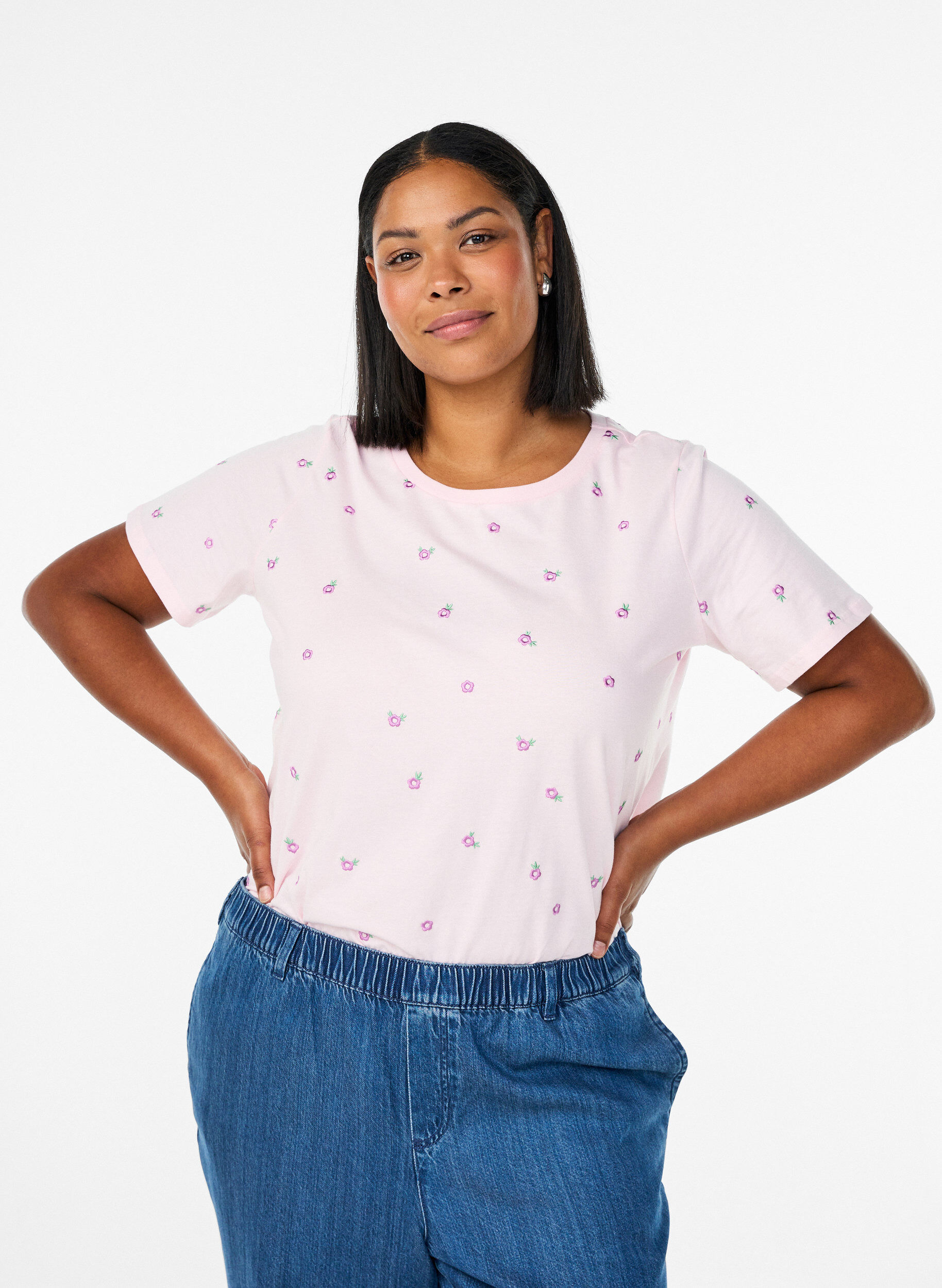 T-Shirt aus Bio-Baumwolle mit aufgestickten Motiven, Pink, Model