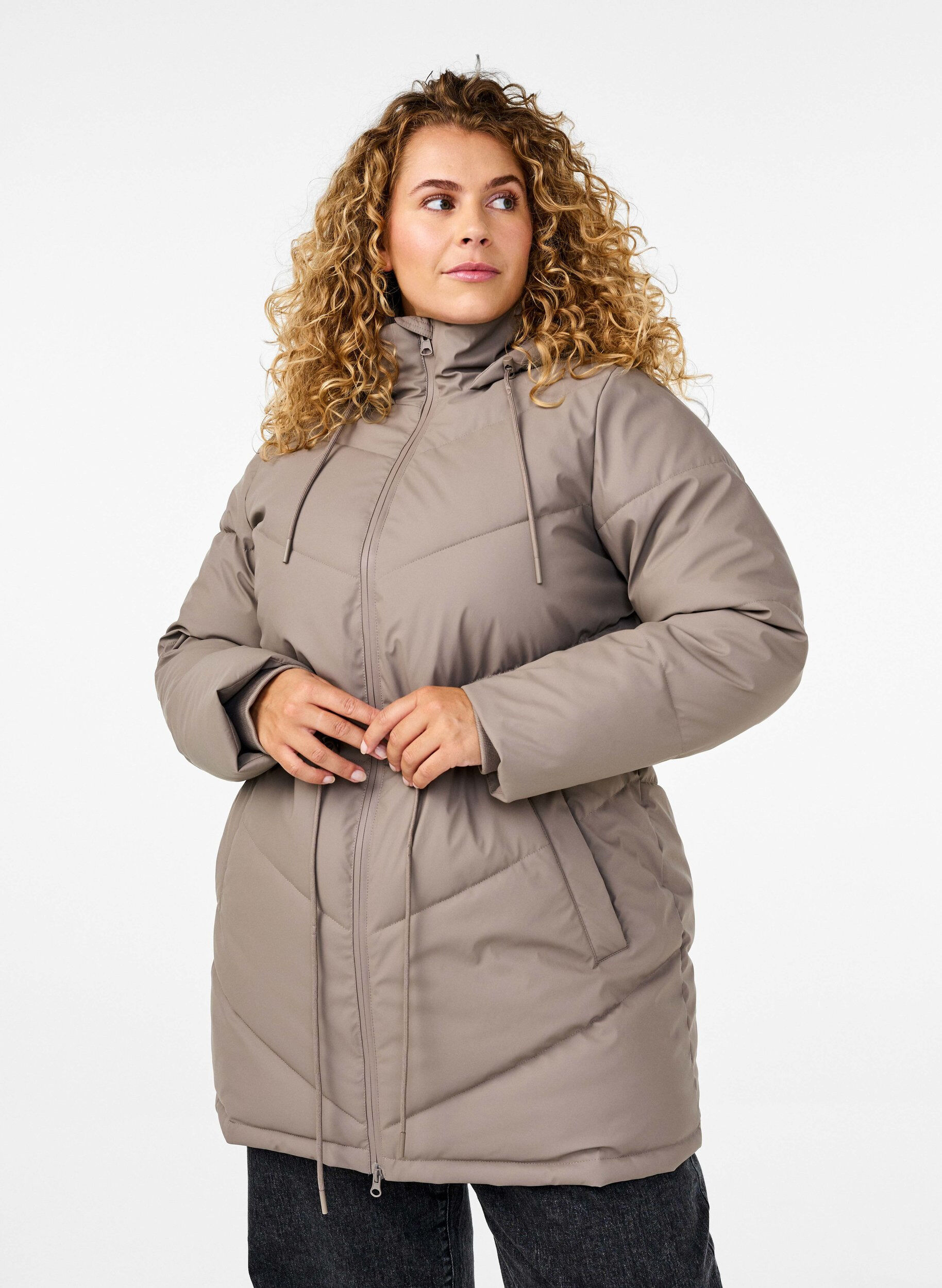 Wasserabweisende Steckenjacke mit Kapuze, Beige, Model