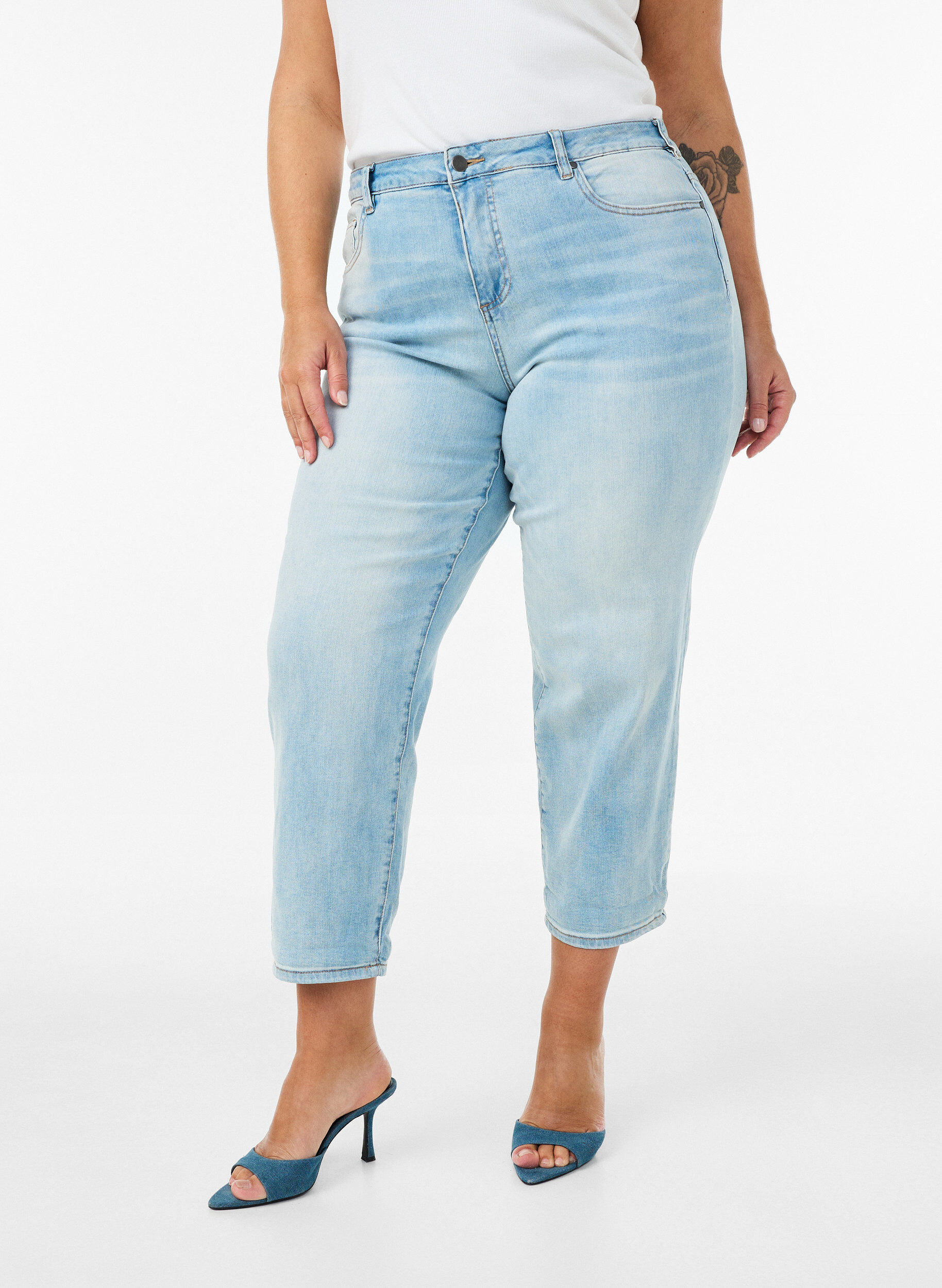 ZizziHochgekrempelte 7/8-Jeans mit hoher Taille, Blau, Model image number 2