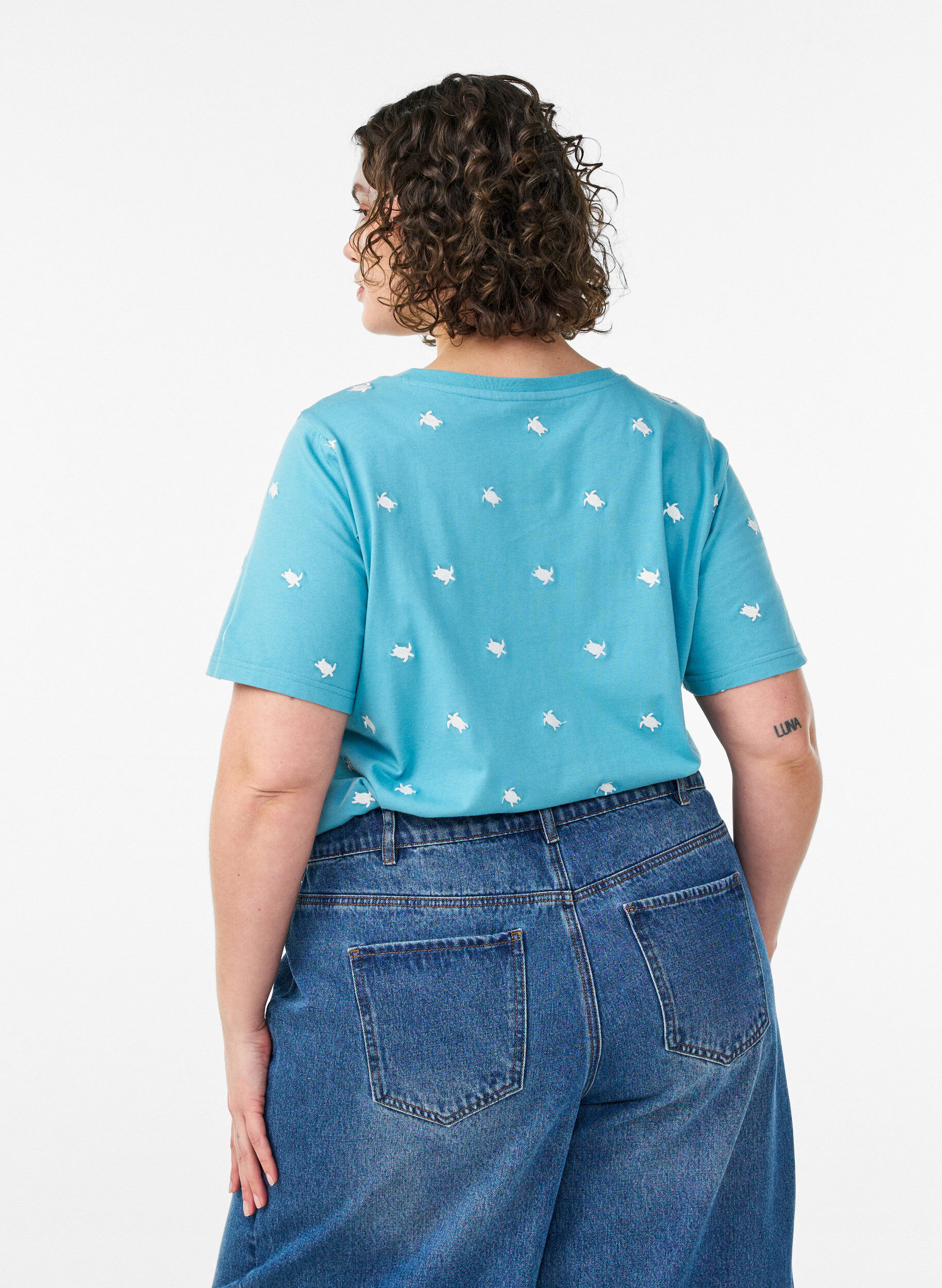 ZizziT-Shirt aus Bio-Baumwolle mit aufgestickten Motiven, Blau, Model image number 2