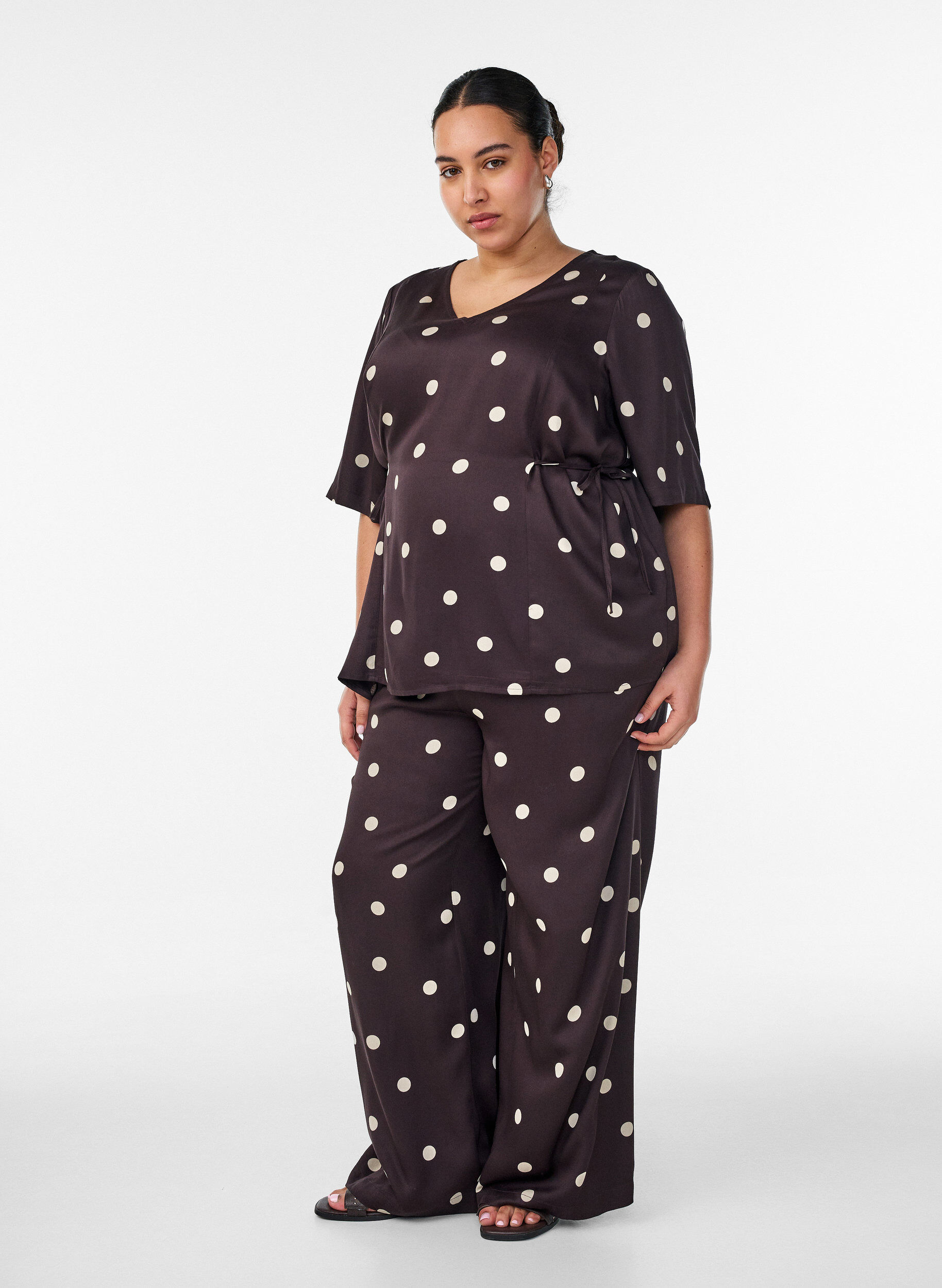 ZizziHose aus Viskose mit Polka Dots und weitem Bein, Braun, Model image number 1