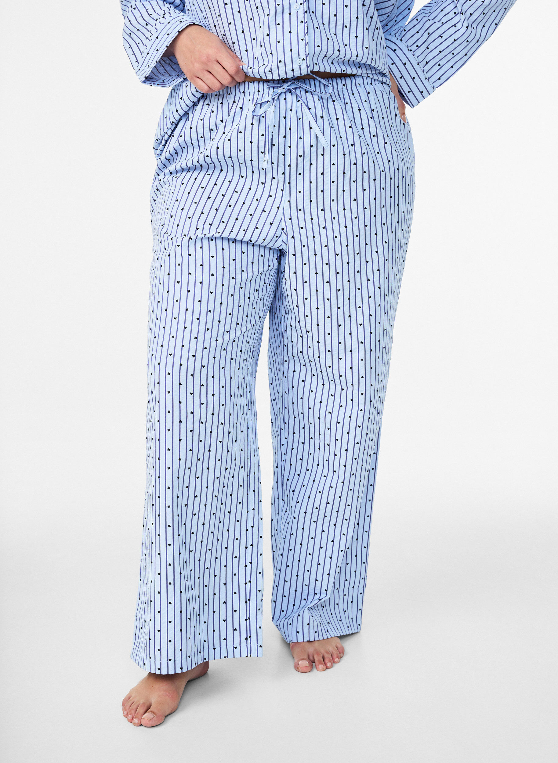 ZizziLockere Pyjamahose aus Seersucker mit hoher Taille, Blau, Model image number 2
