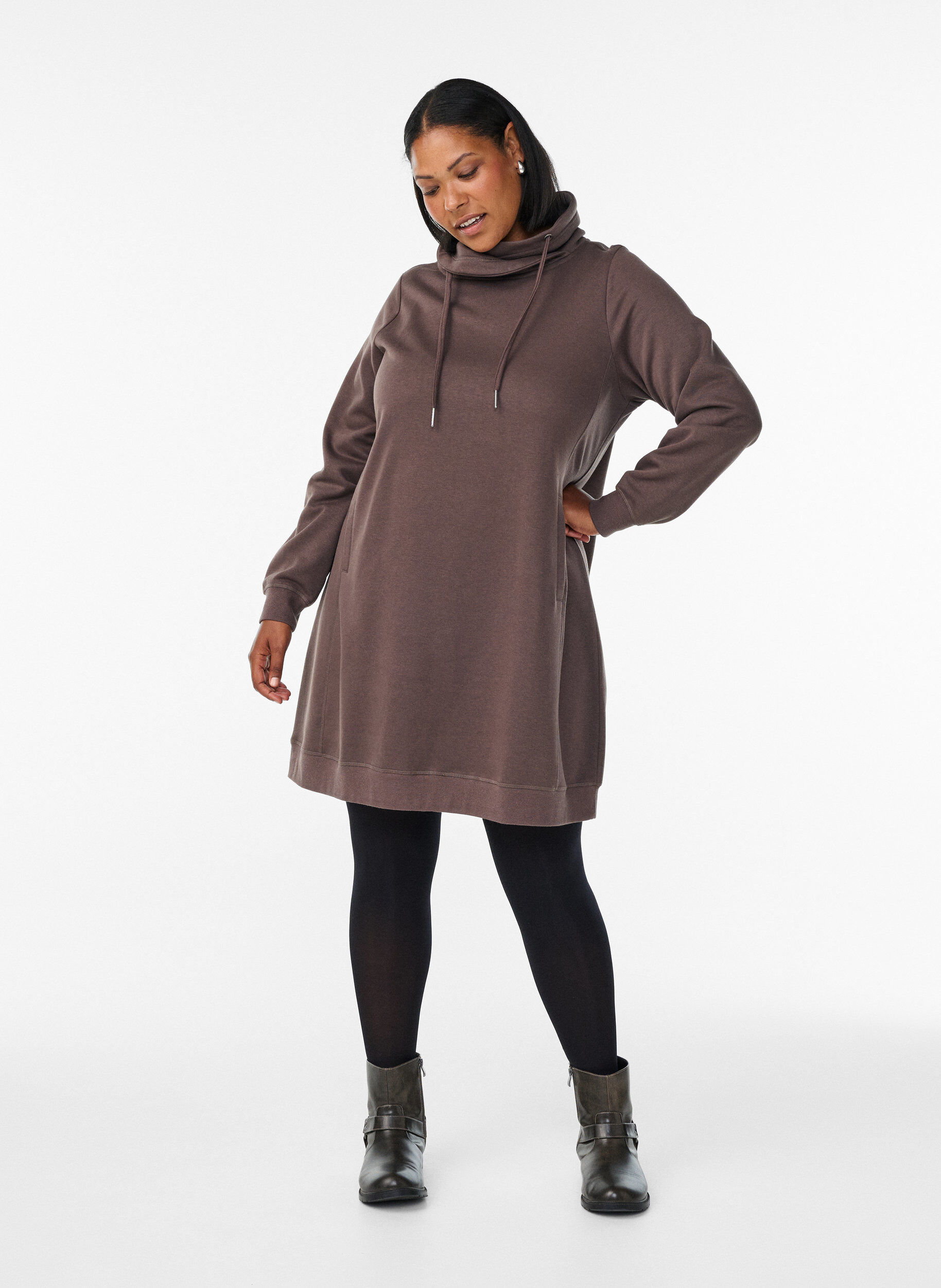 ZizziKurzes Sweatshirtkleid mit Stehkragen und Taschen, Braun, Model image number 1