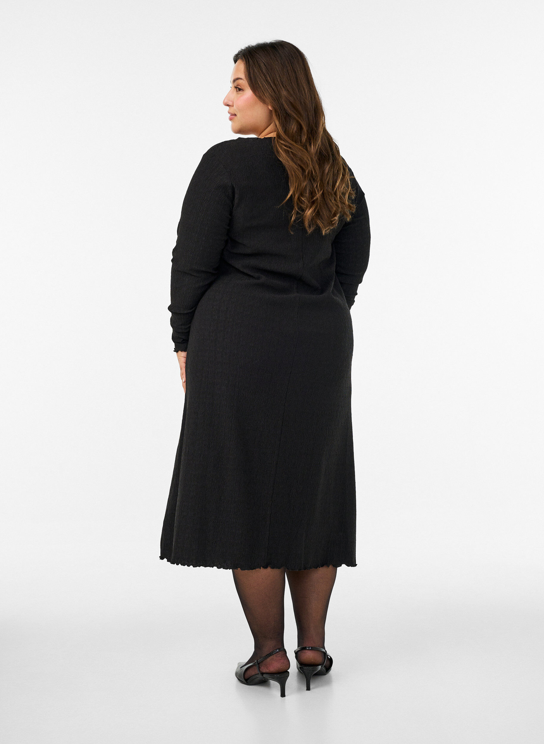 ZizziMidi-Kleid mit welliger Struktur und langen &Auml;rmeln, Schwarz, Model image number 2