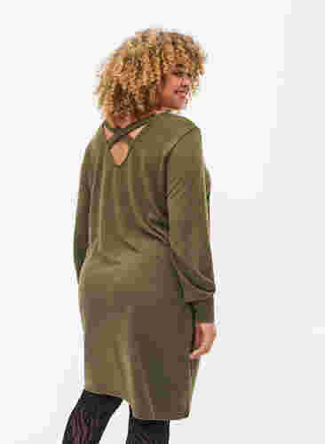 Langärmliges Kleid mit Rückenausschnitt, Ivy Green Mel., Model image number 1