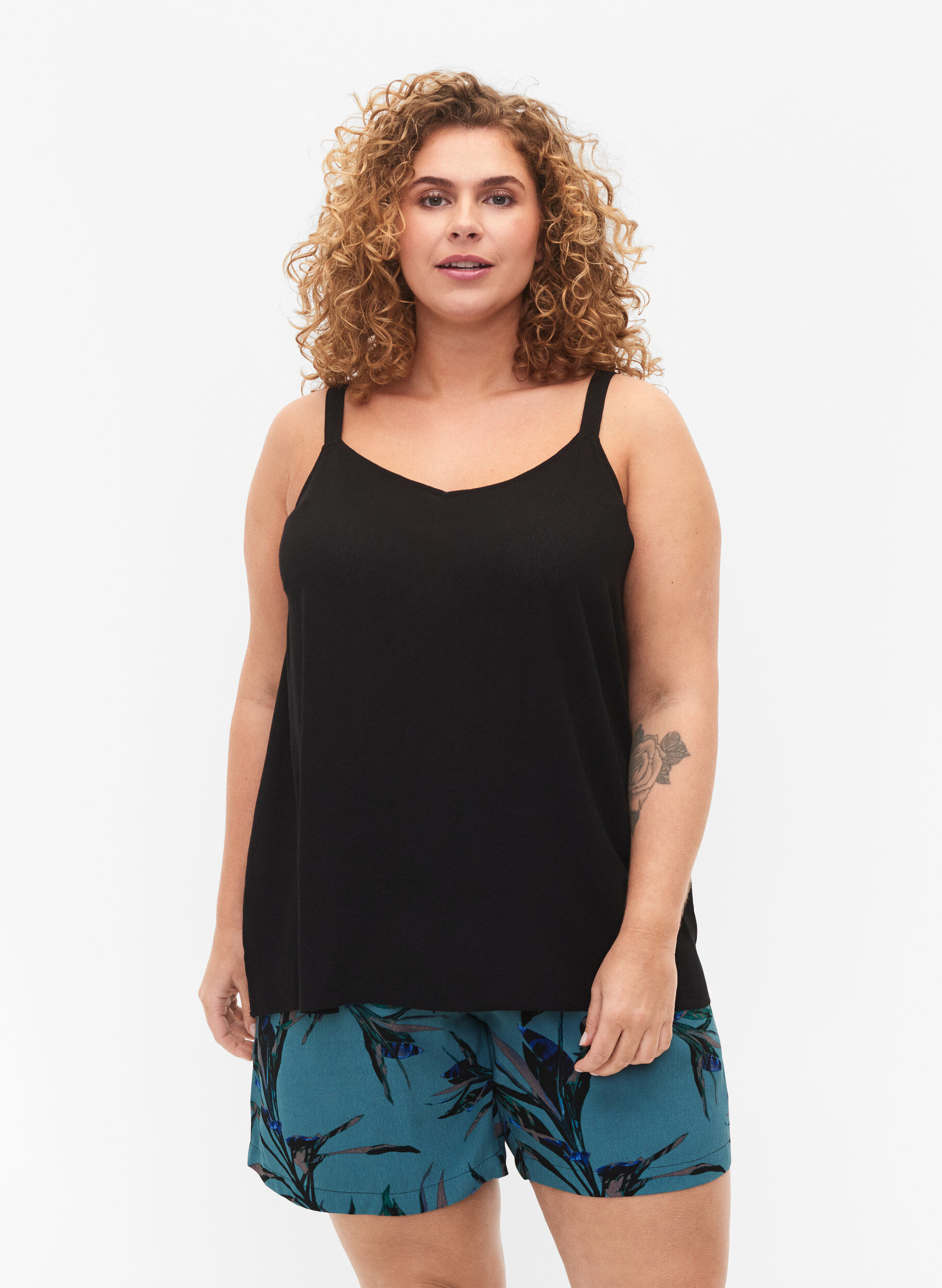 Zizzi&Auml;rmelloses Top aus Viskose, Black, Model image number 0