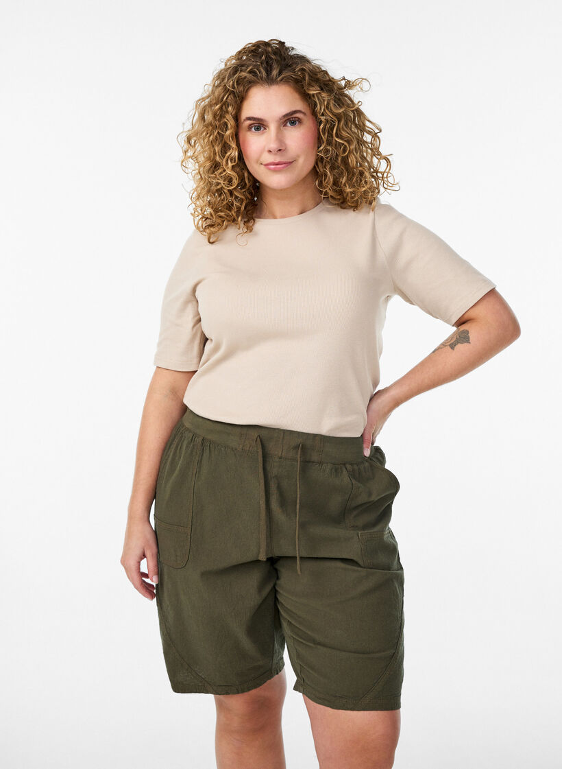 Lockere Shorts aus Baumwolle mit Taschen, Gr&uuml;n, Model image number 0