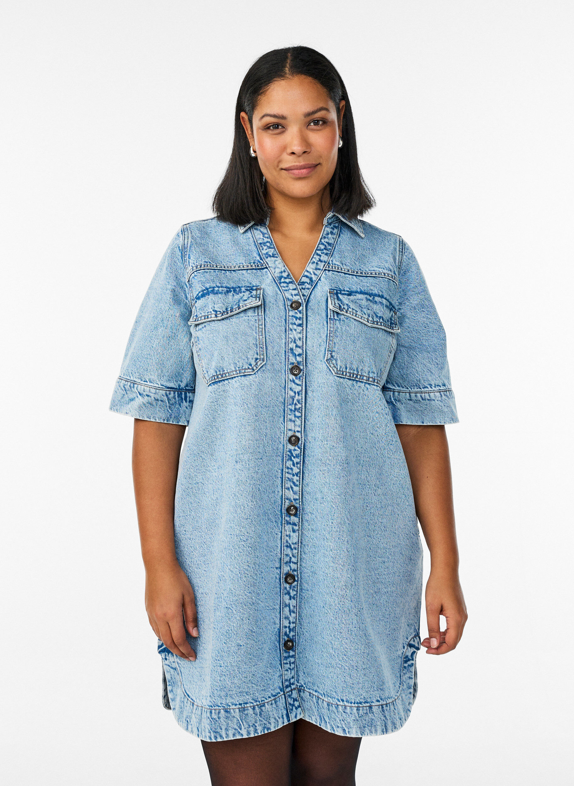 ZizziKurz&auml;rmeliges Denimkleid mit Kragen und Knopfleiste, Blau, Model image number 0