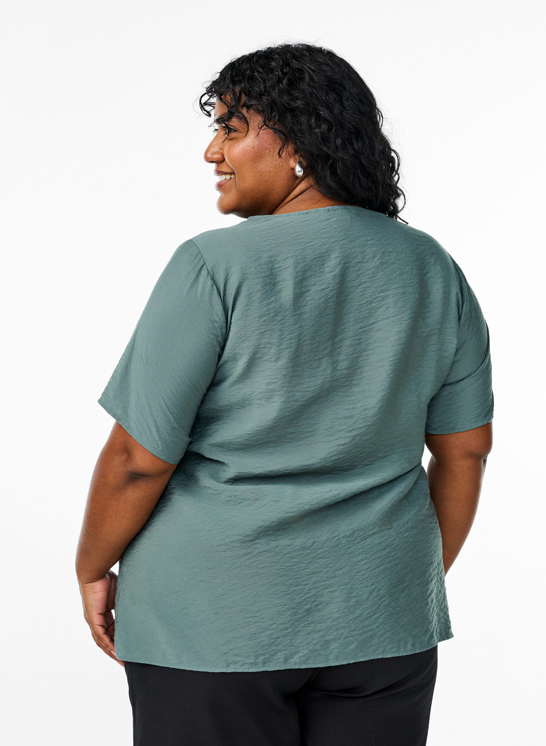 ZizziKurz&auml;rmelige Viskosebluse mit Spitzenbesatz, Gr&uuml;n, Model image number 2