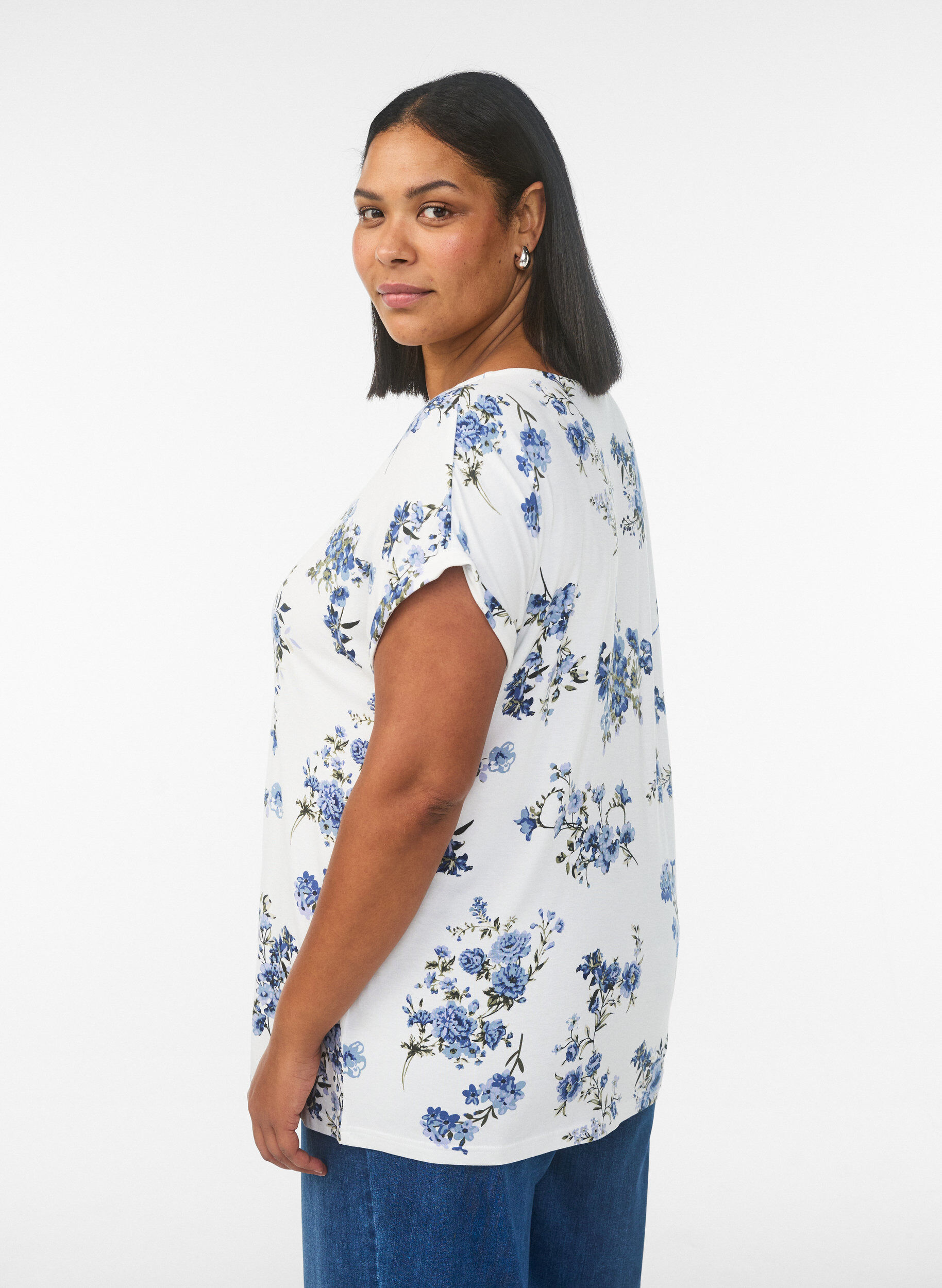 ZizziT-Shirt mit Blumenprint, Vanille, Model image number 2