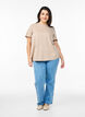 T-Shirt mit Textaufdruck und Rundhalsausschnitt, Braun, Model image number 1