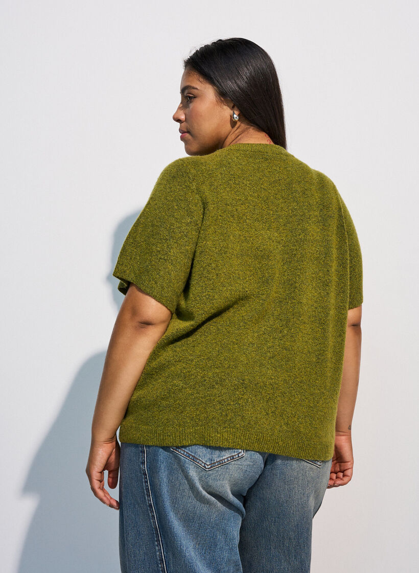 Strickjacke mit kurzen &Auml;rmeln, Gr&uuml;n, Model