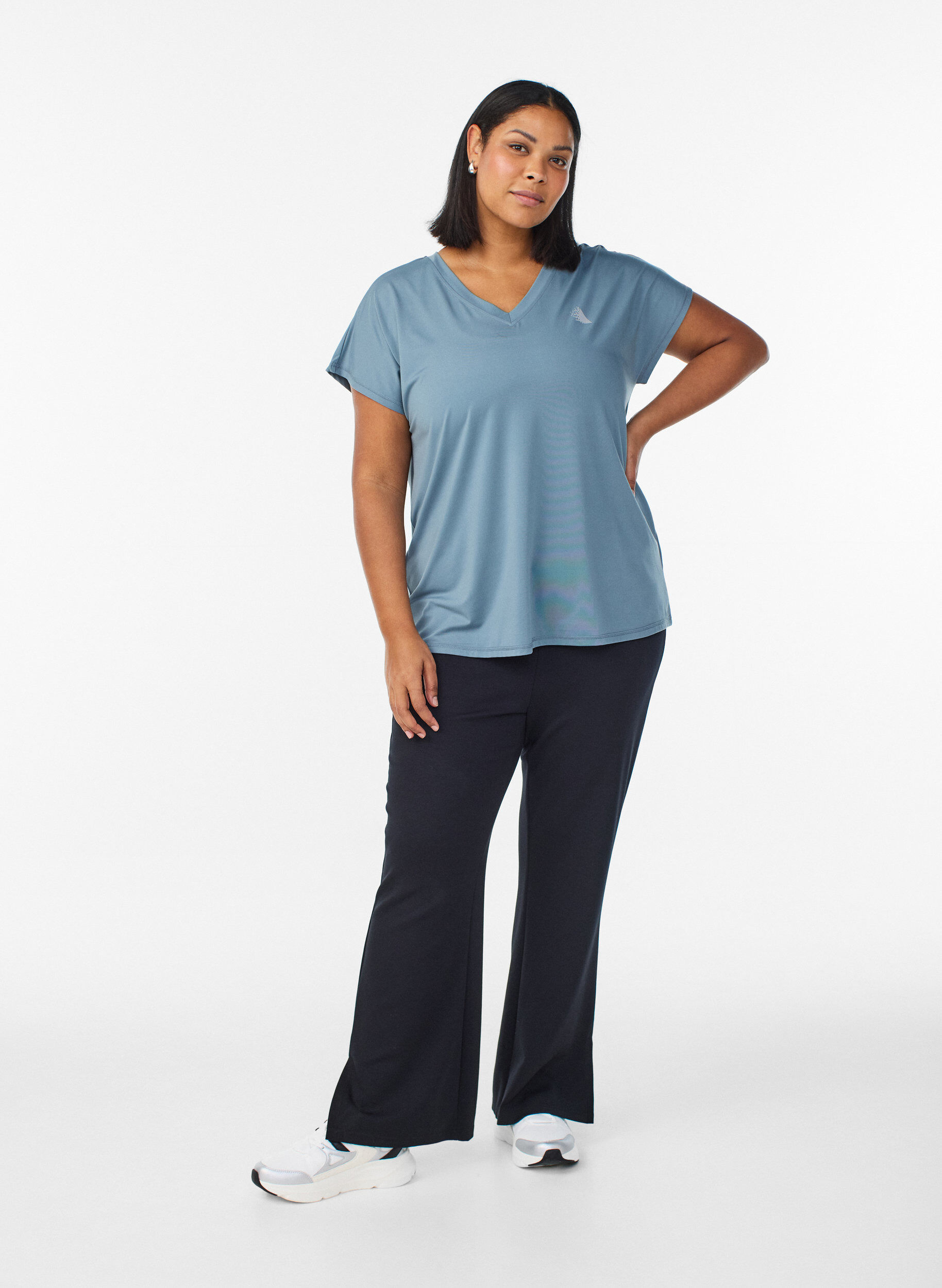 ZizziLockeres Trainings-T-Shirt mit V-Ausschnitt, Grau, Model image number 1