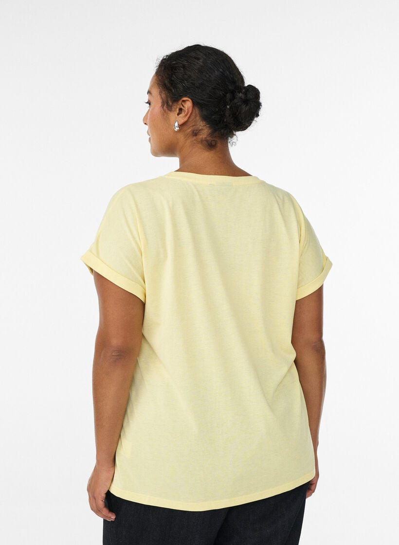 Kurz&auml;rmeliges T-Shirt aus Baumwollmischgewebe, Gelb, Model image number 2