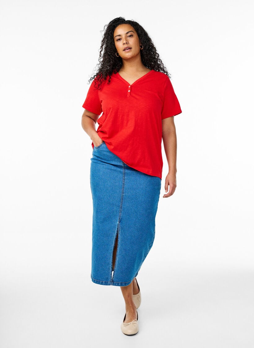 T-Shirt mit Knopfleiste, Rot, Model image number 1