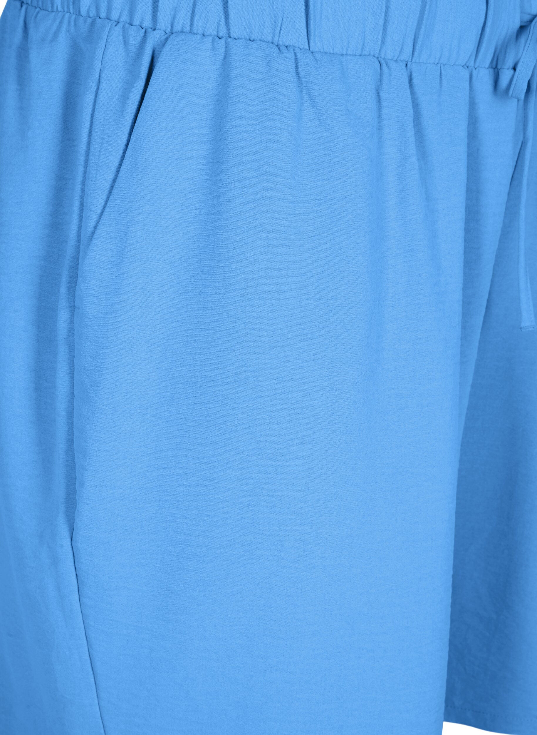 ZizziKurze Hose mit Taschen und elastischem Bund, Blau, Packshot image number 2