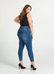 Cropped Amy Jeans mit Reißverschluss, Blau, Model image number 2