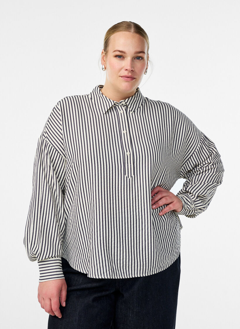 Gestreifte Bluse mit Knopfdetail am Rücken, Schwarz, Model image number 0