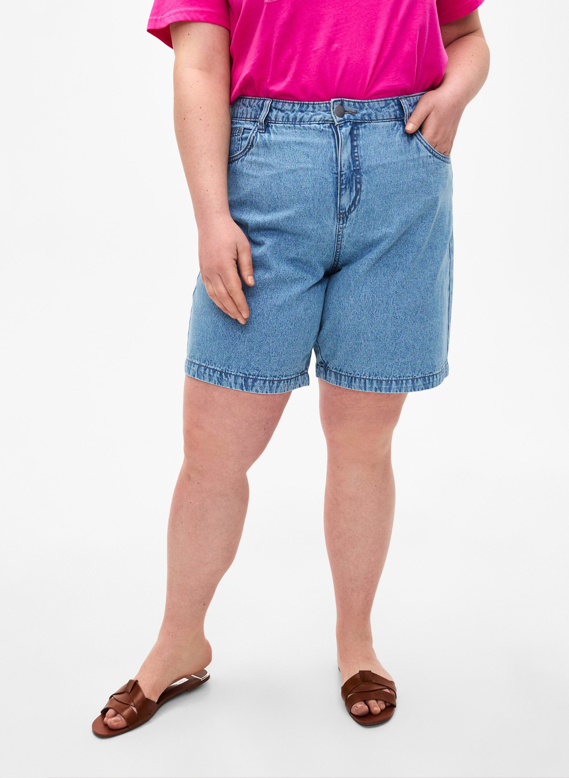 ZizziHohe Taille Denim-Shorts, Light Blue Denim, Model image number 2