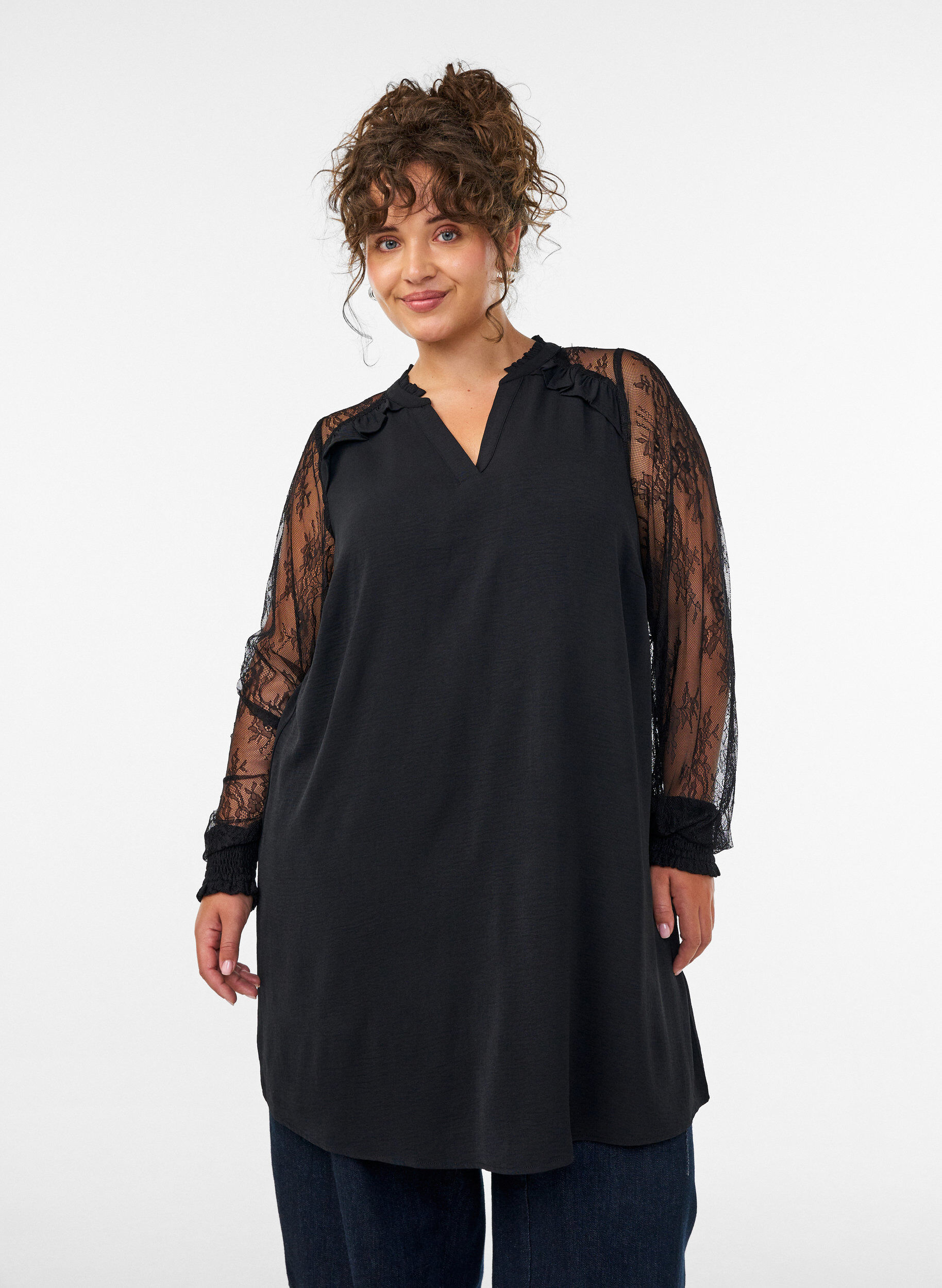 ZizziTunika mit transparenten &Auml;rmeln aus Spitze, Schwarz, Model image number 0