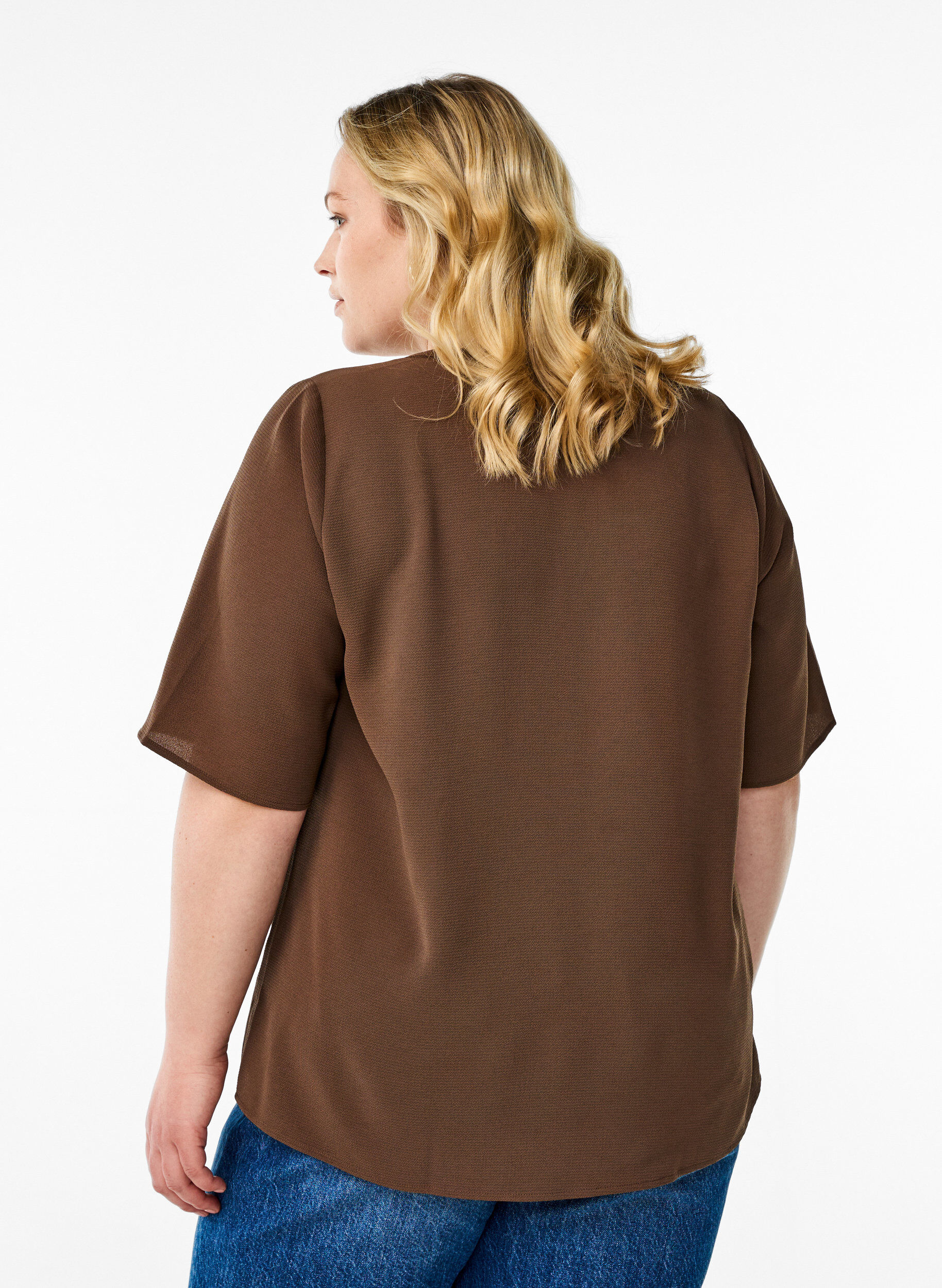 ZizziKurz&auml;rmlige Bluse mit V-Ausschnitt, Braun, Model image number 2