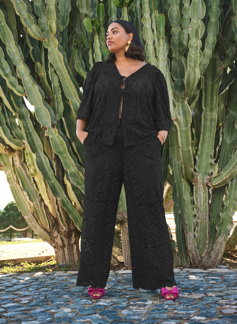 Spitzenbluse mit 3/4-Ärmeln und Schleifen auf der Vorderseite, Schwarz, Image image number 0