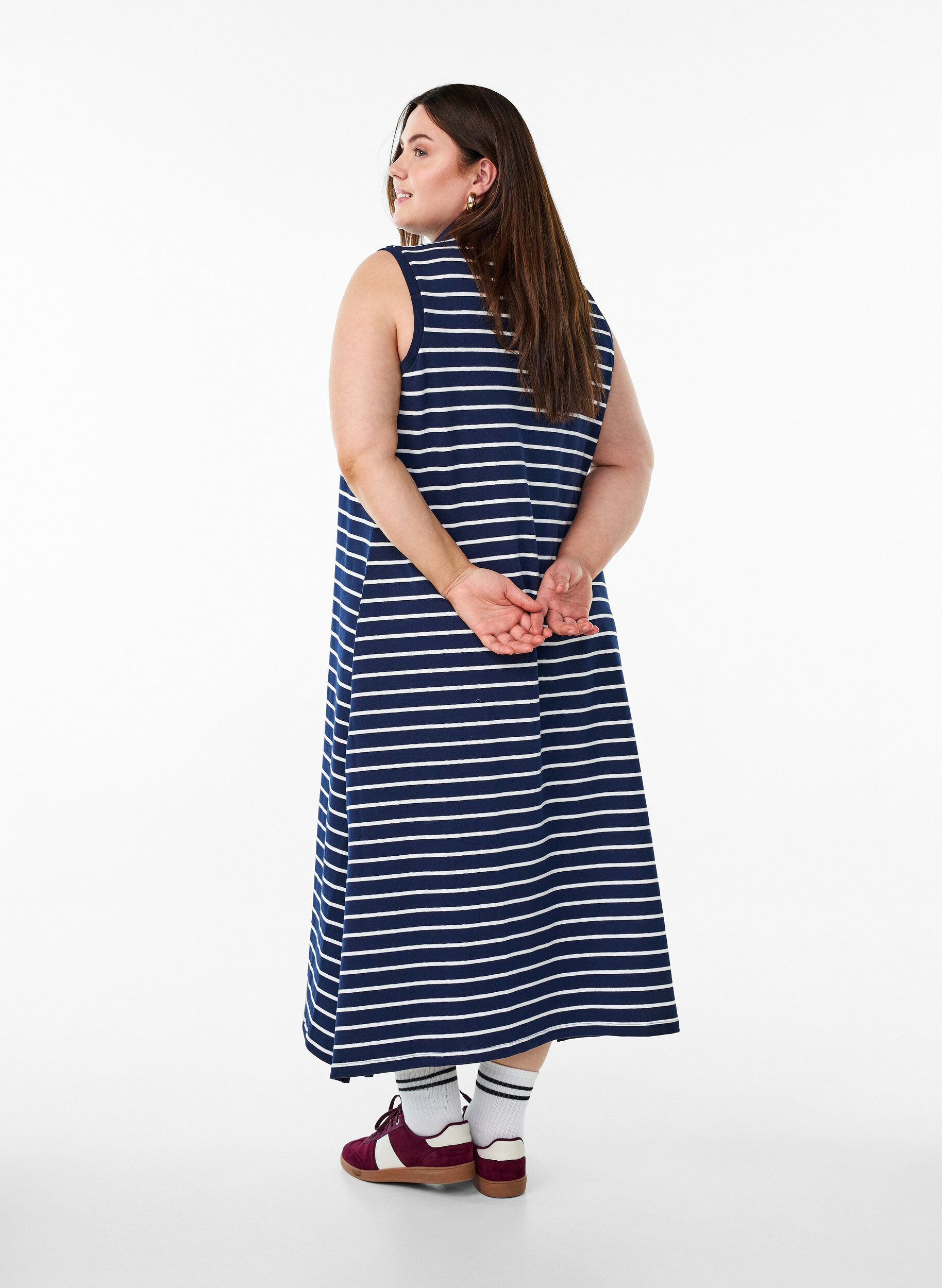 Zizzi&Auml;rmelloses Polokleid in Midi-L&auml;nge, Blau, Model image number 1