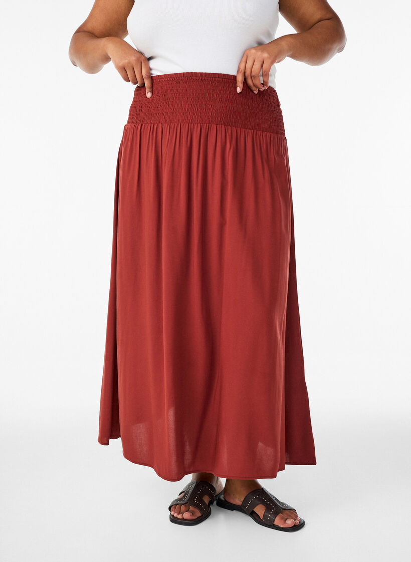 Maxirock aus Viskose mit Smock, Rot, Model image number 2