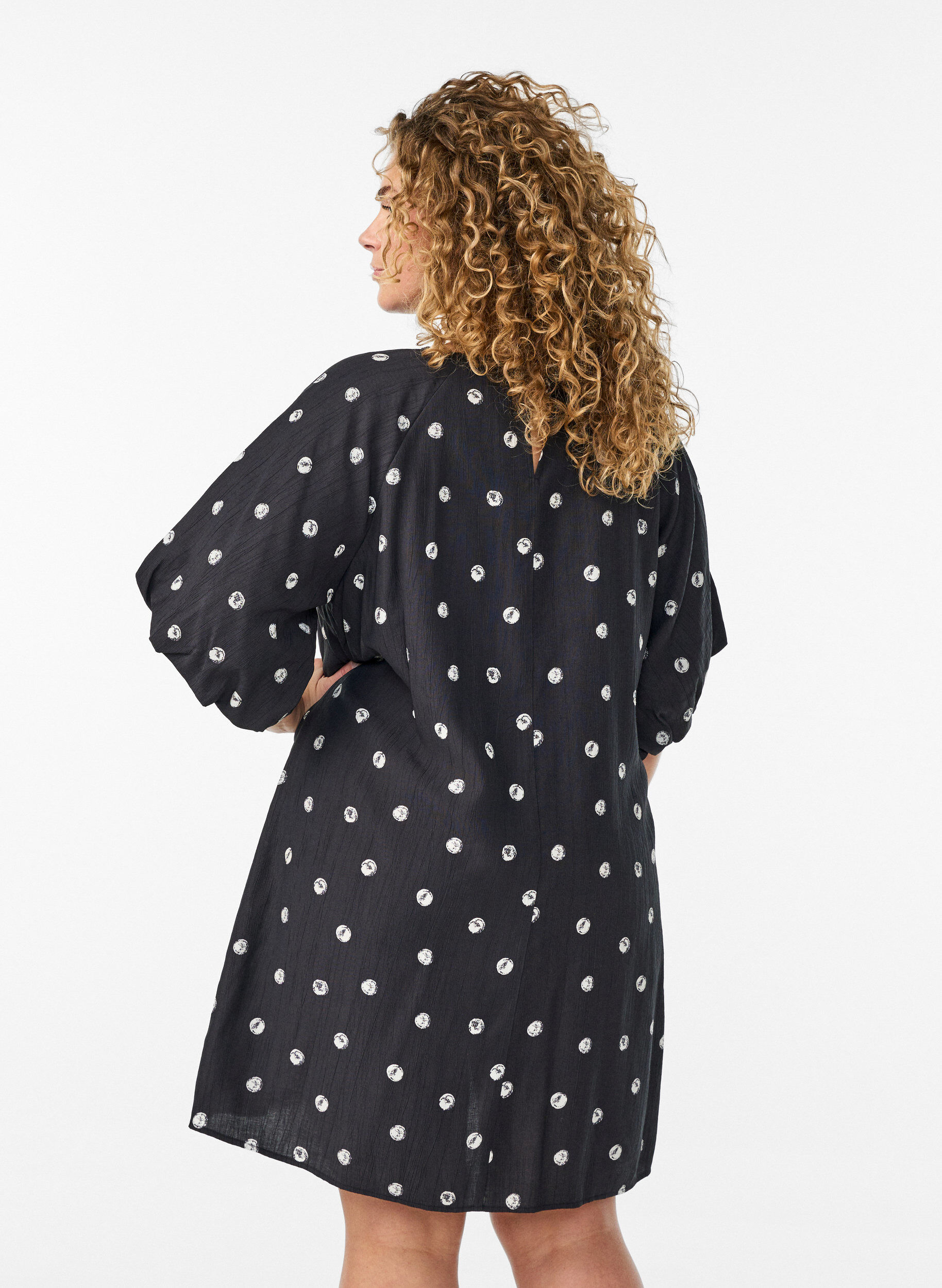 ZizziKurzes Kleid aus Viskose mit Ballon&auml;rmeln, Schwarz, Model image number 2