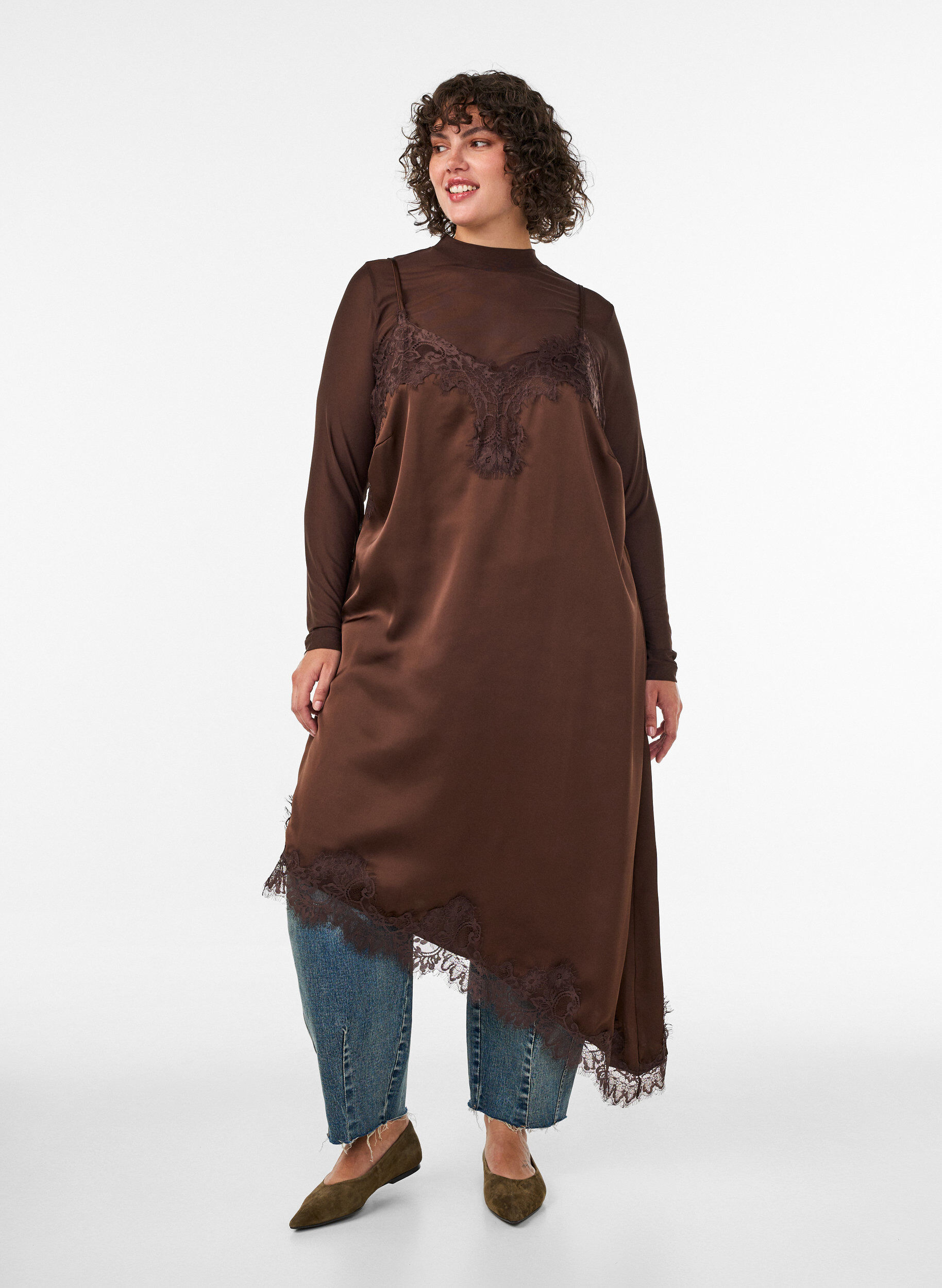 ZizziKleid aus Satin mit Spitze und asymmetrischem Saum, Braun, Model image number 0