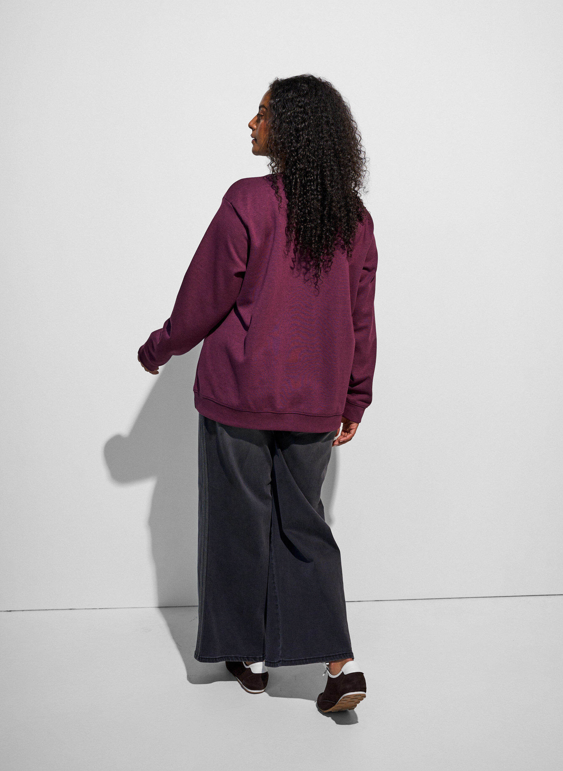 ZizziSweatshirt mit Rundhalsausschnitt, Rot, Model image number 2