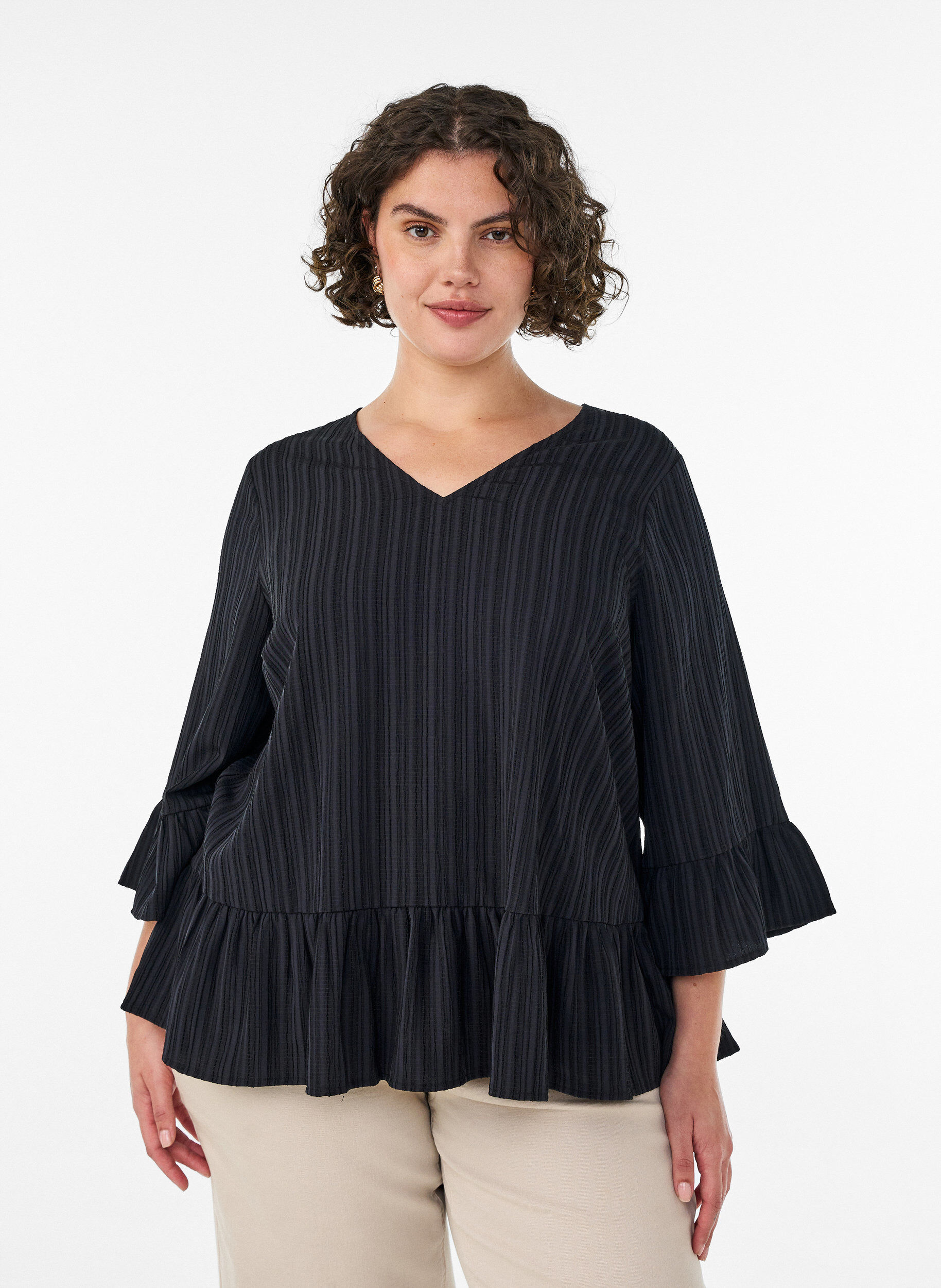 ZizziBluse mit Struktur, V-Ausschnitt und R&uuml;schen, Schwarz, Model image number 0