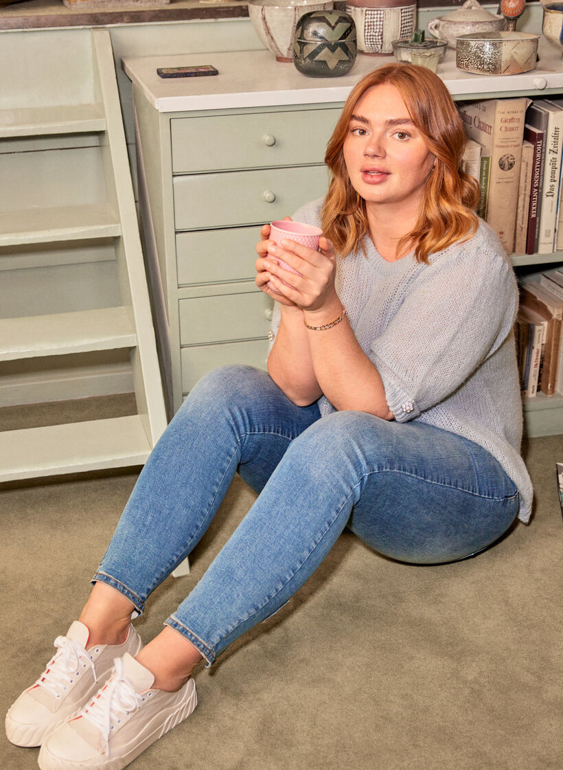 Cropped Amy Jeans mit hoher Taille und Schleife, Blue denim, Image image number 0