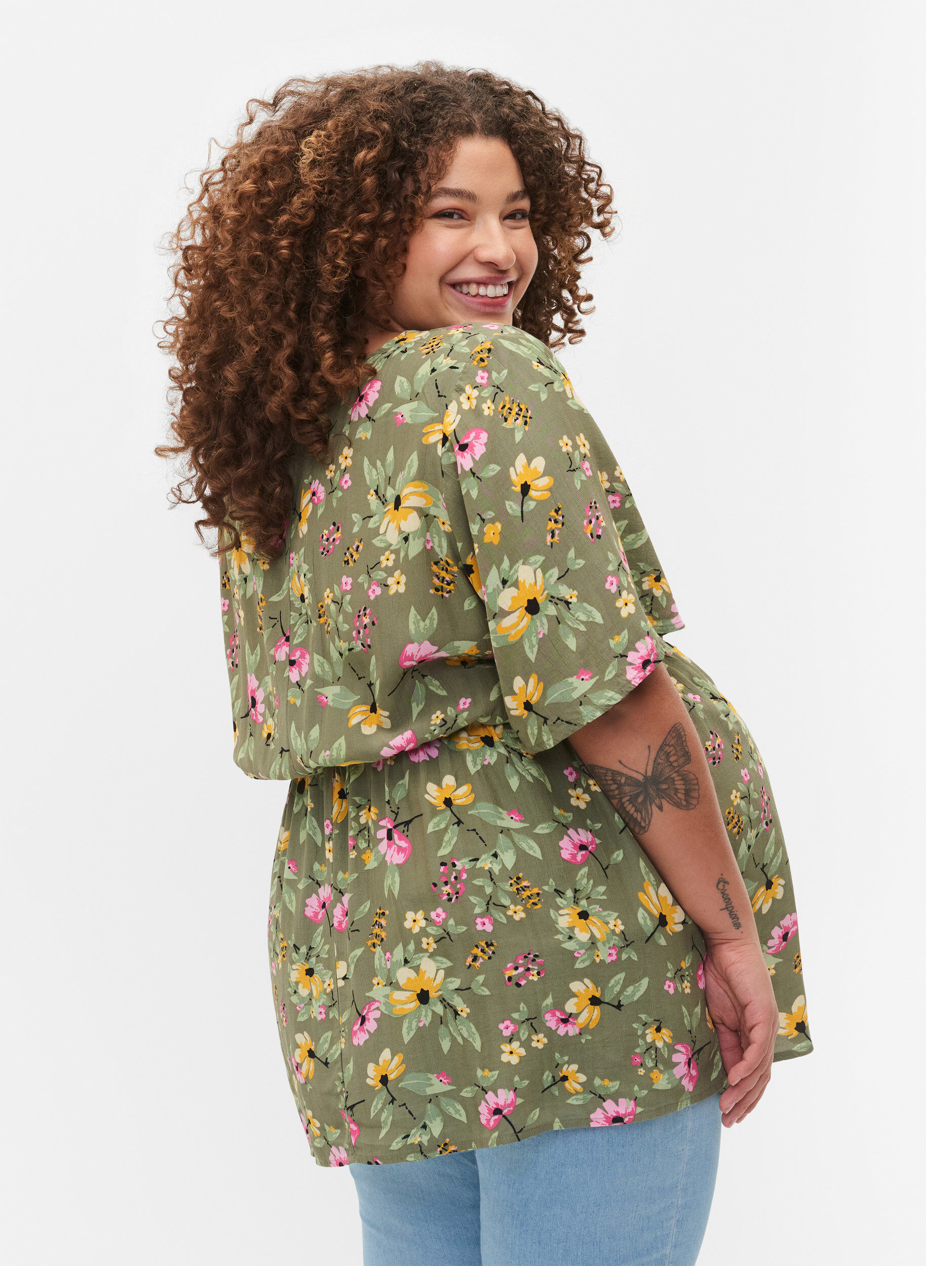 ZizziSchwangerschaftsbluse mit Blumenmuster aus Viskose, Green Flower Print, Model image number 1
