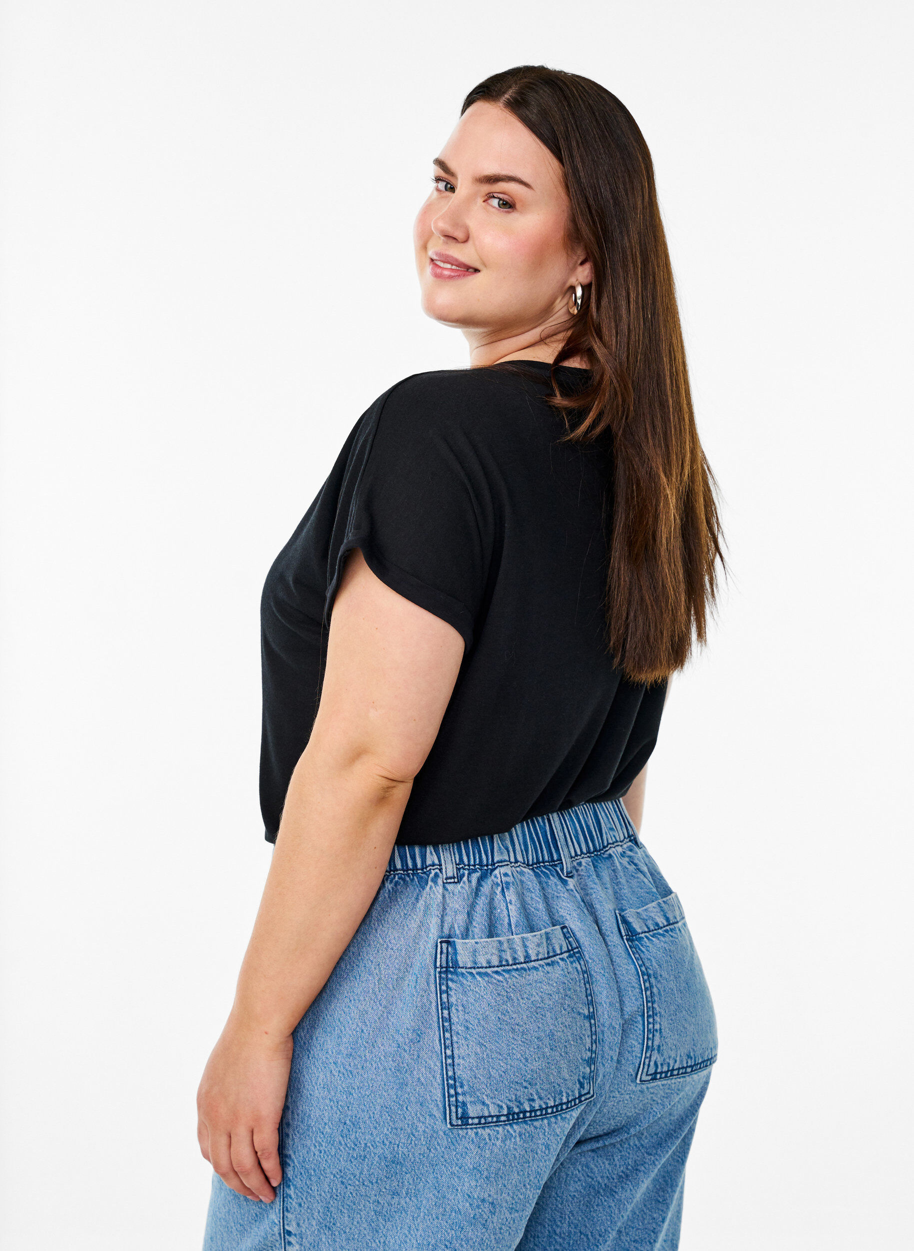 ZizziLockeres T-Shirt mit Rundhalsausschnitt, Schwarz, Model image number 2