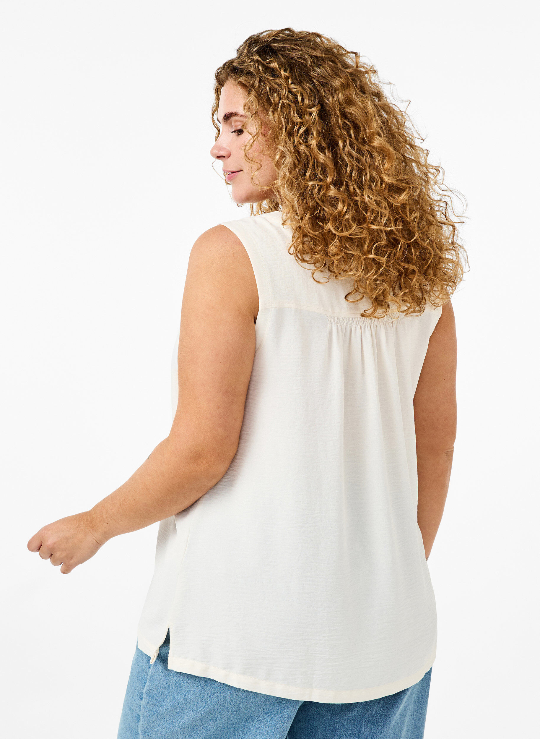 Zizzi&Auml;rmelloses Oberteil mit Faltendetails, Vanille, Model image number 2