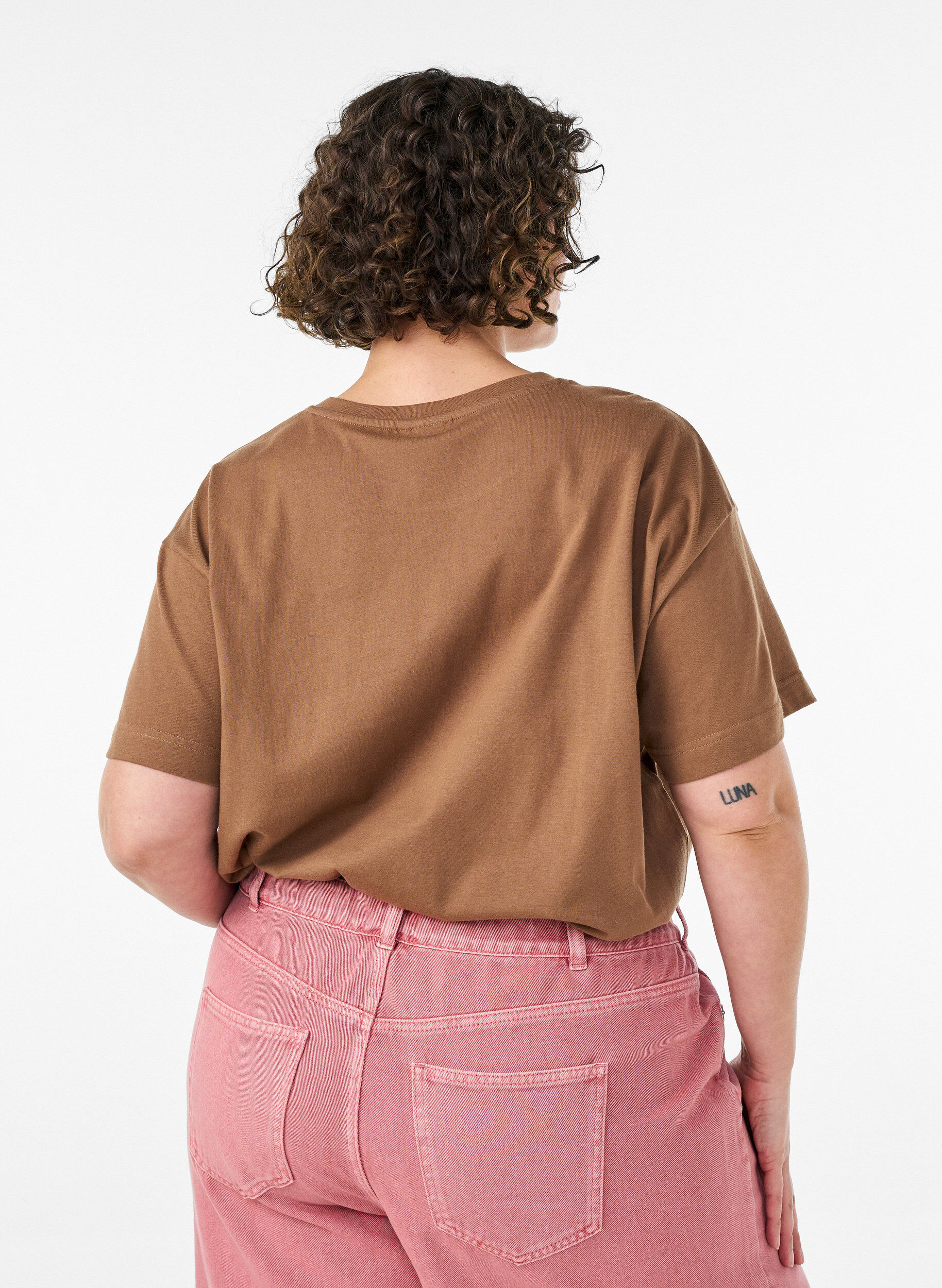 ZizziT-Shirt aus 100% Baumwolle mit kurzen &Auml;rmeln und Print, Braun, Model image number 2