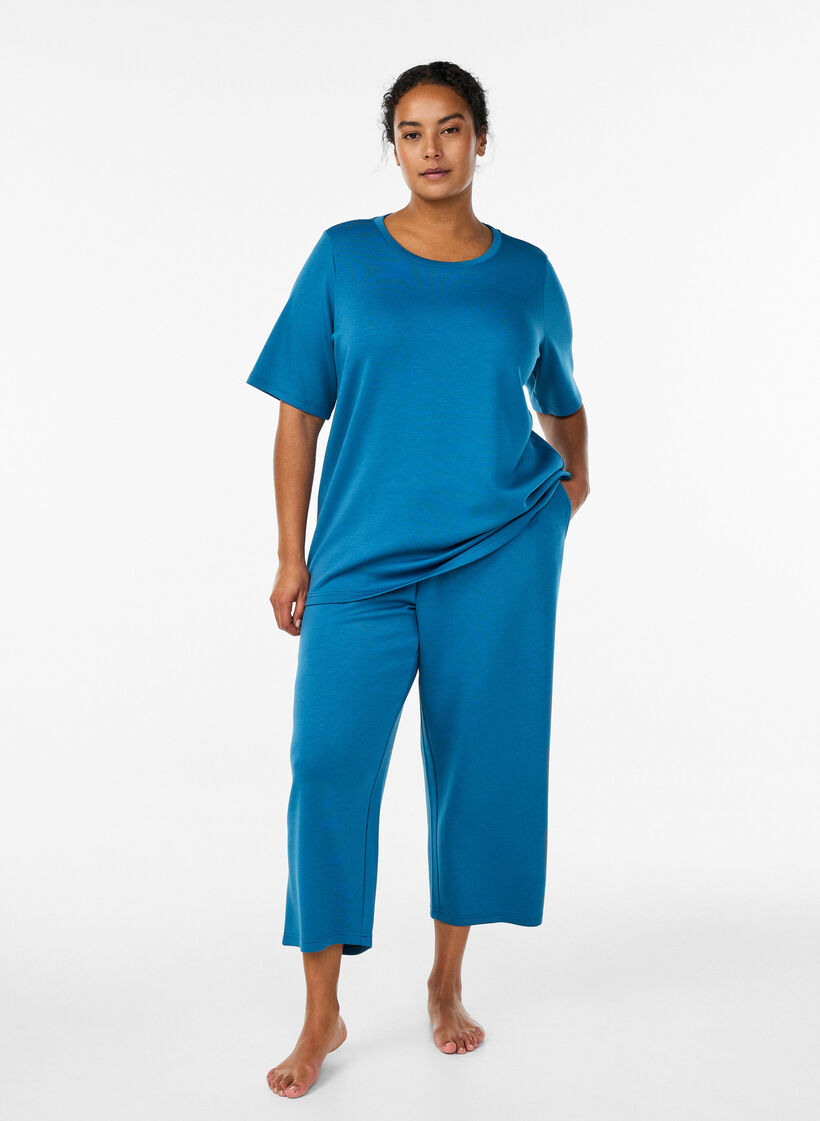 T-Shirt aus Modalgemisch, Petrol, Model image number 1