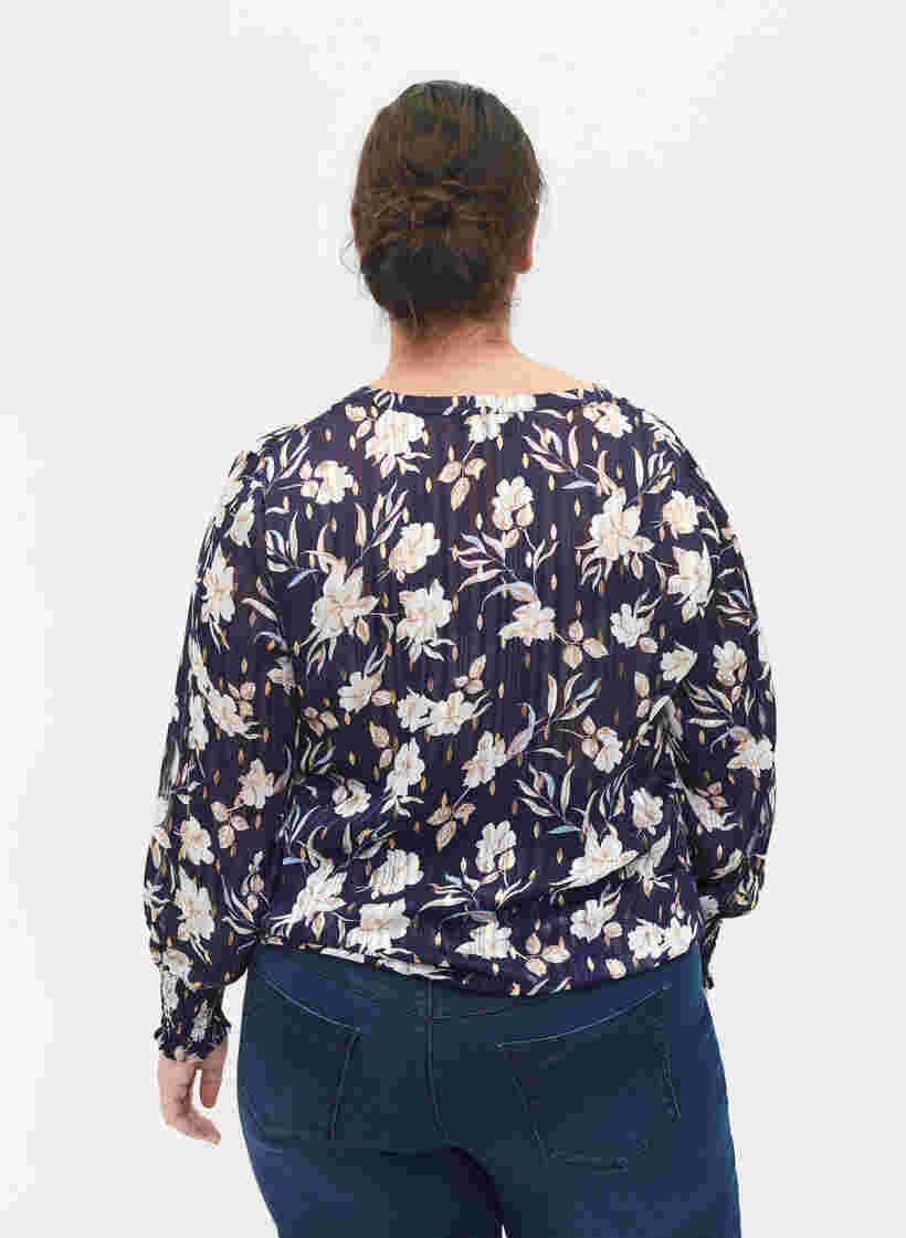 Bedruckte Bluse mit Smock und V-Ausschnitt, Blue Flower, Model image number 1