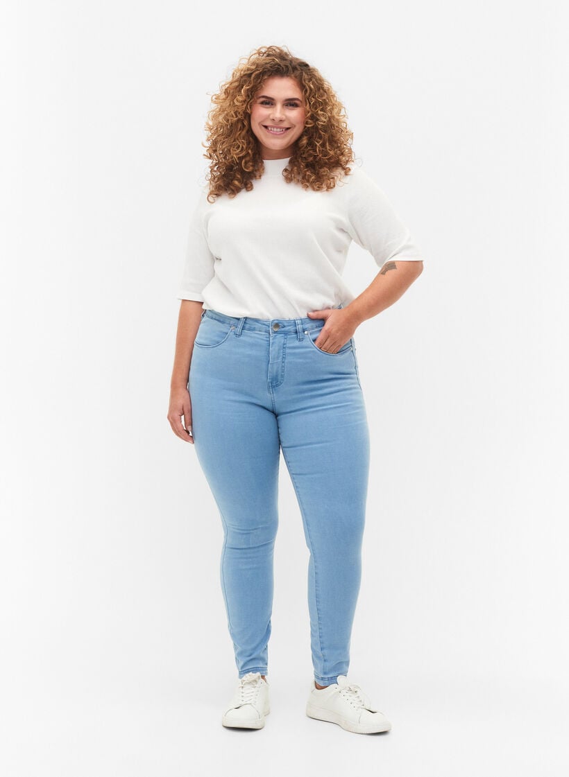 Super Slim Amy Jeans mit hoher Taille, Ex Lt Blue, Model image number 0