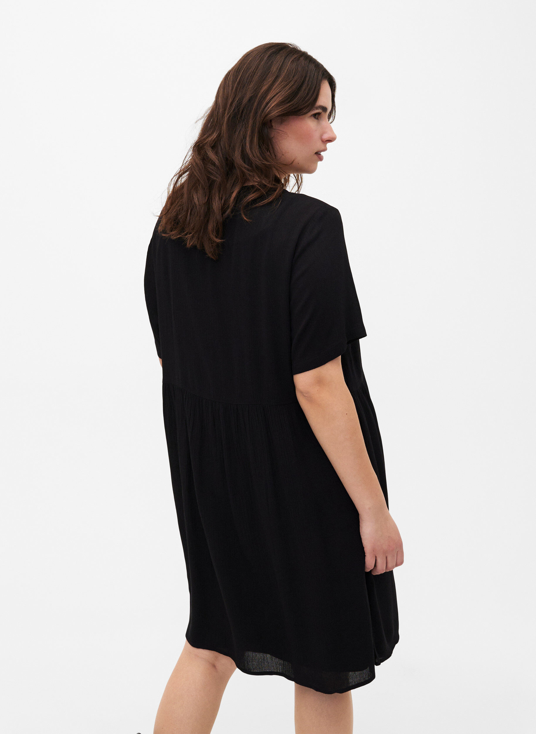 ZizziA-Linien-Kleid aus Viskose mit kurzen &Auml;rmeln, Black, Model image number 1