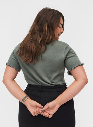 Kurzarm T-Shirt aus Ripp mit Spitze, Balsam Green, Model image number 1