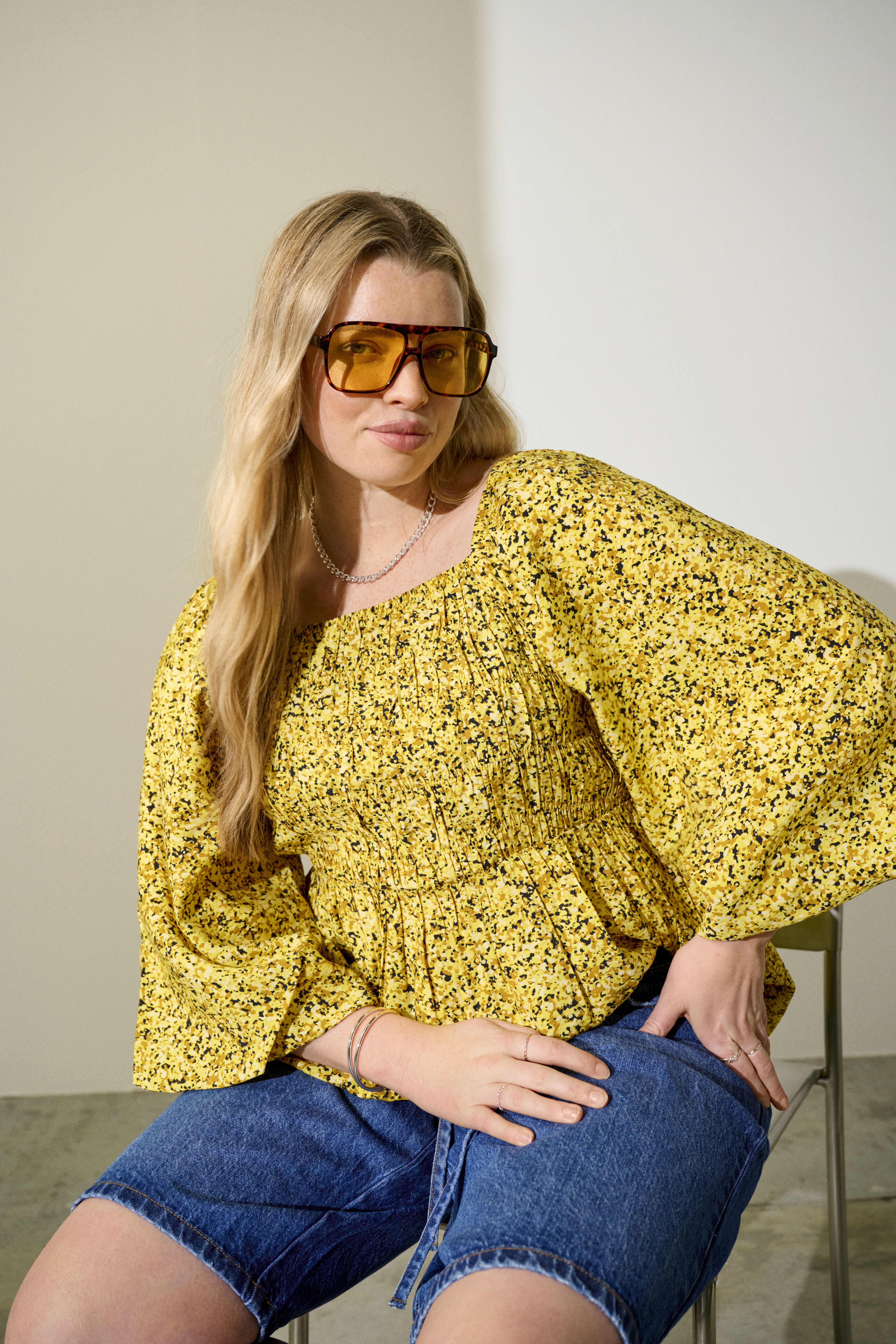 ZizziGelbe Bluse mit Details, , Model