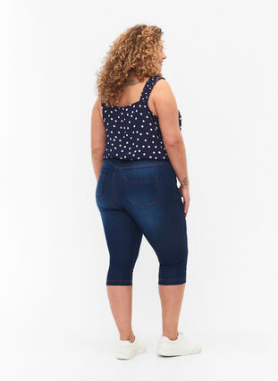 Hoch taillierte Amy Capri Jeans mit Super Slim Fit, Blue denim, Model image number 1
