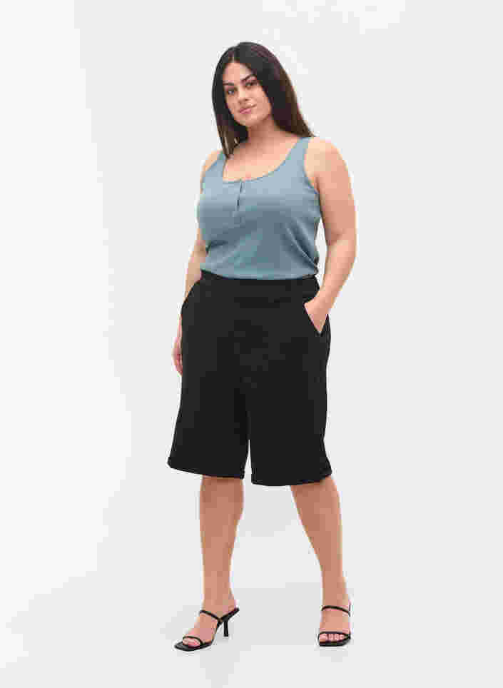 Shorts mit elastischem Bündchen und Taschen, Black, Model