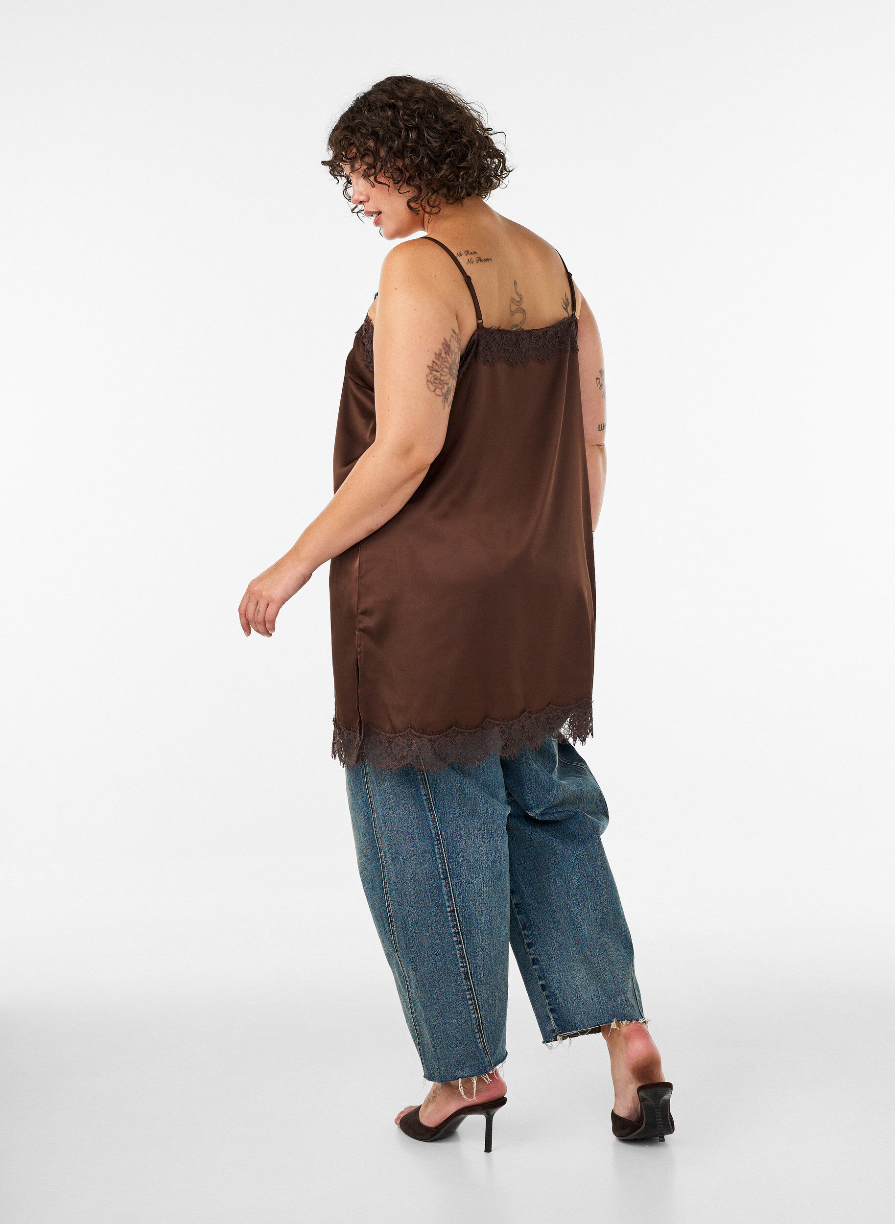 ZizziLanges Top aus Satin mit Spitzen, Braun, Model image number 2