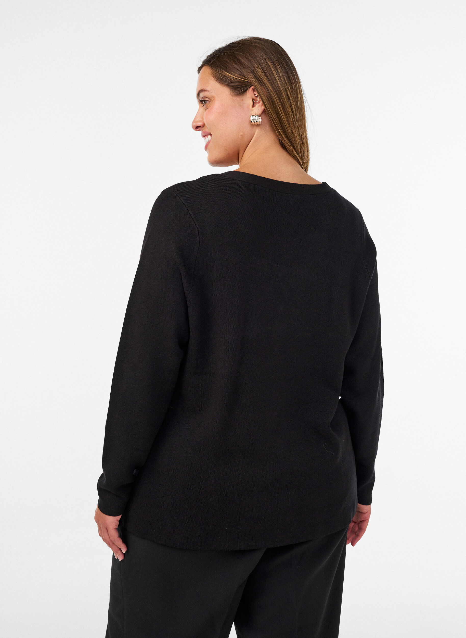 ZizziCardigan aus Feinstrick mit dekorativen Kn&ouml;pfen, Schwarz, Model image number 2