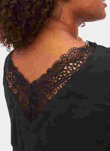 Bluse mit 3/4 Ärmeln und Spitzenrücken, Black, Model image number 1